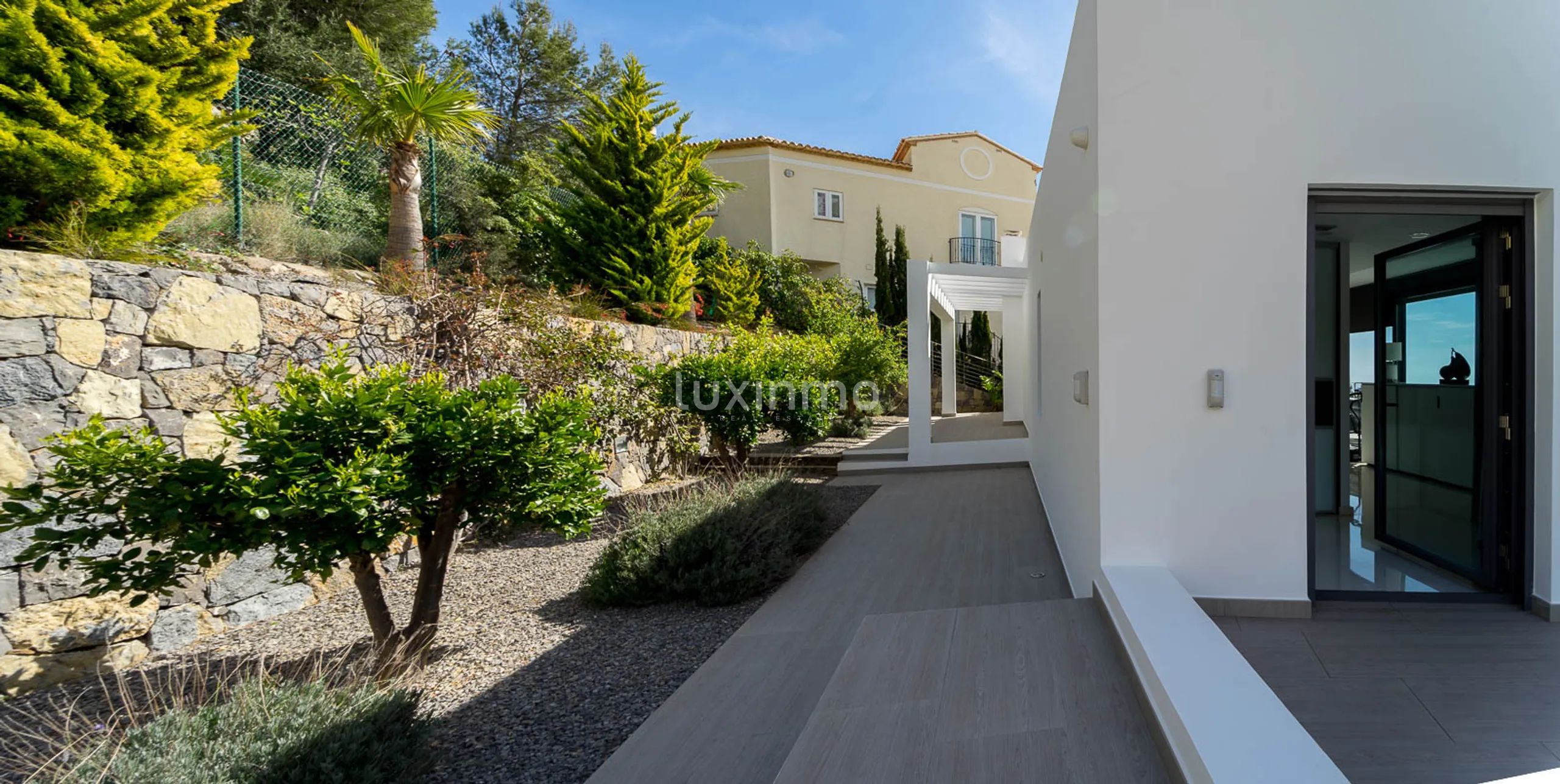 Exklusiv villa i modern stil i eliturbanisering med havsutsikt — photo 45