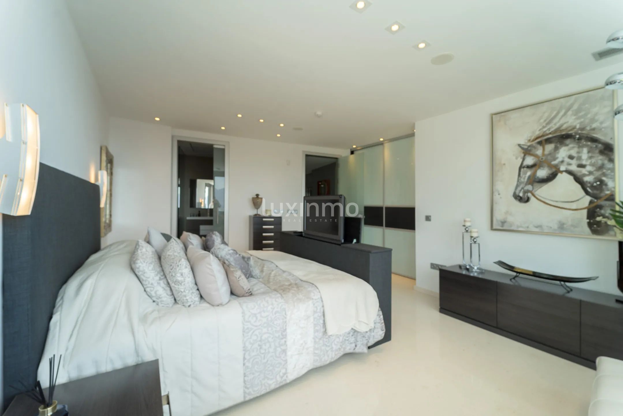 Exklusiv villa i modern stil i eliturbanisering med havsutsikt — photo 47