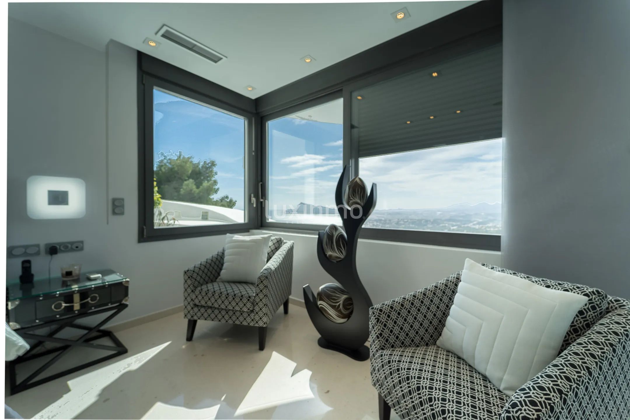 Exklusiv villa i modern stil i eliturbanisering med havsutsikt — photo 48