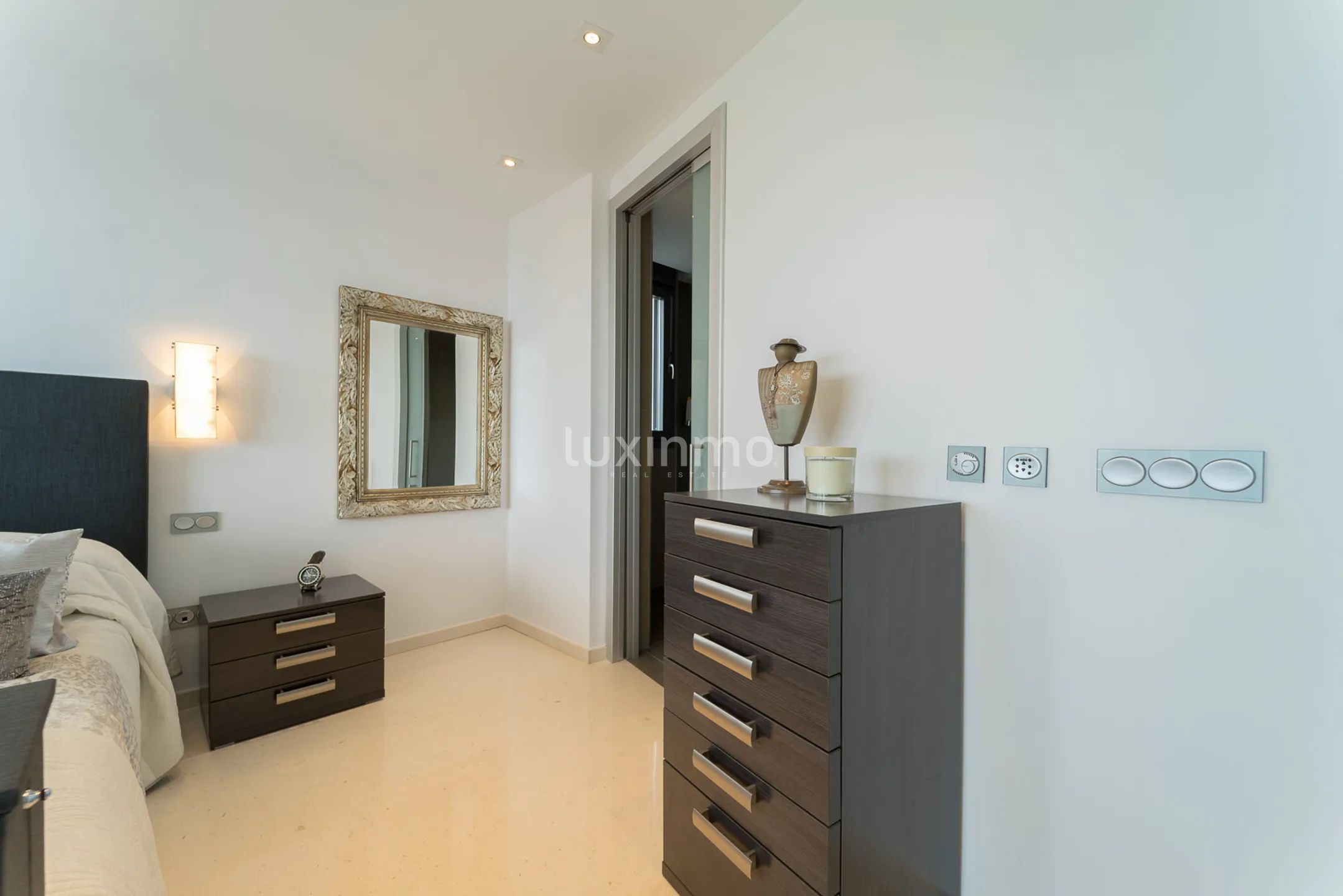 Exklusiv villa i modern stil i eliturbanisering med havsutsikt — photo 49