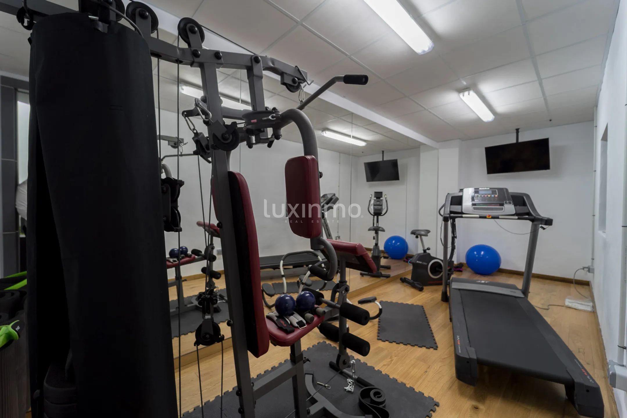 Exklusiv villa i modern stil i eliturbanisering med havsutsikt — photo 55