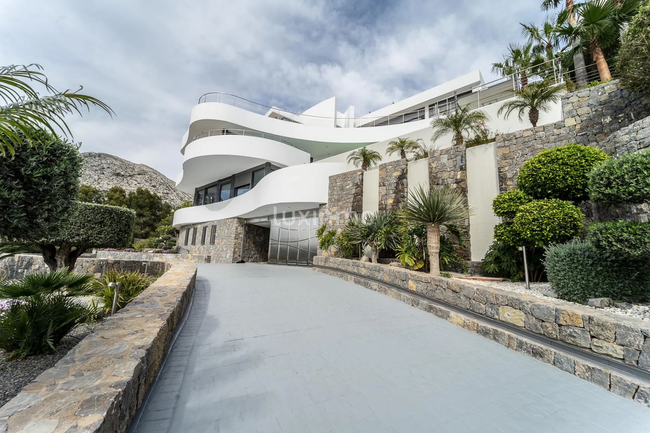 Exklusiv villa i modern stil i eliturbanisering med havsutsikt — photo 71