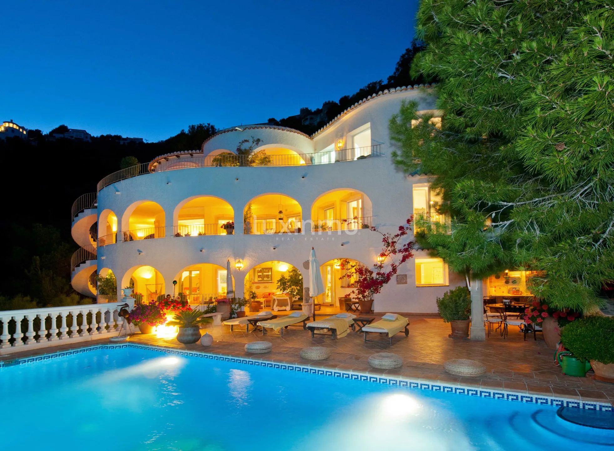 Villa for sale in Cala Ambolo Javea with access to the beach — photo 8