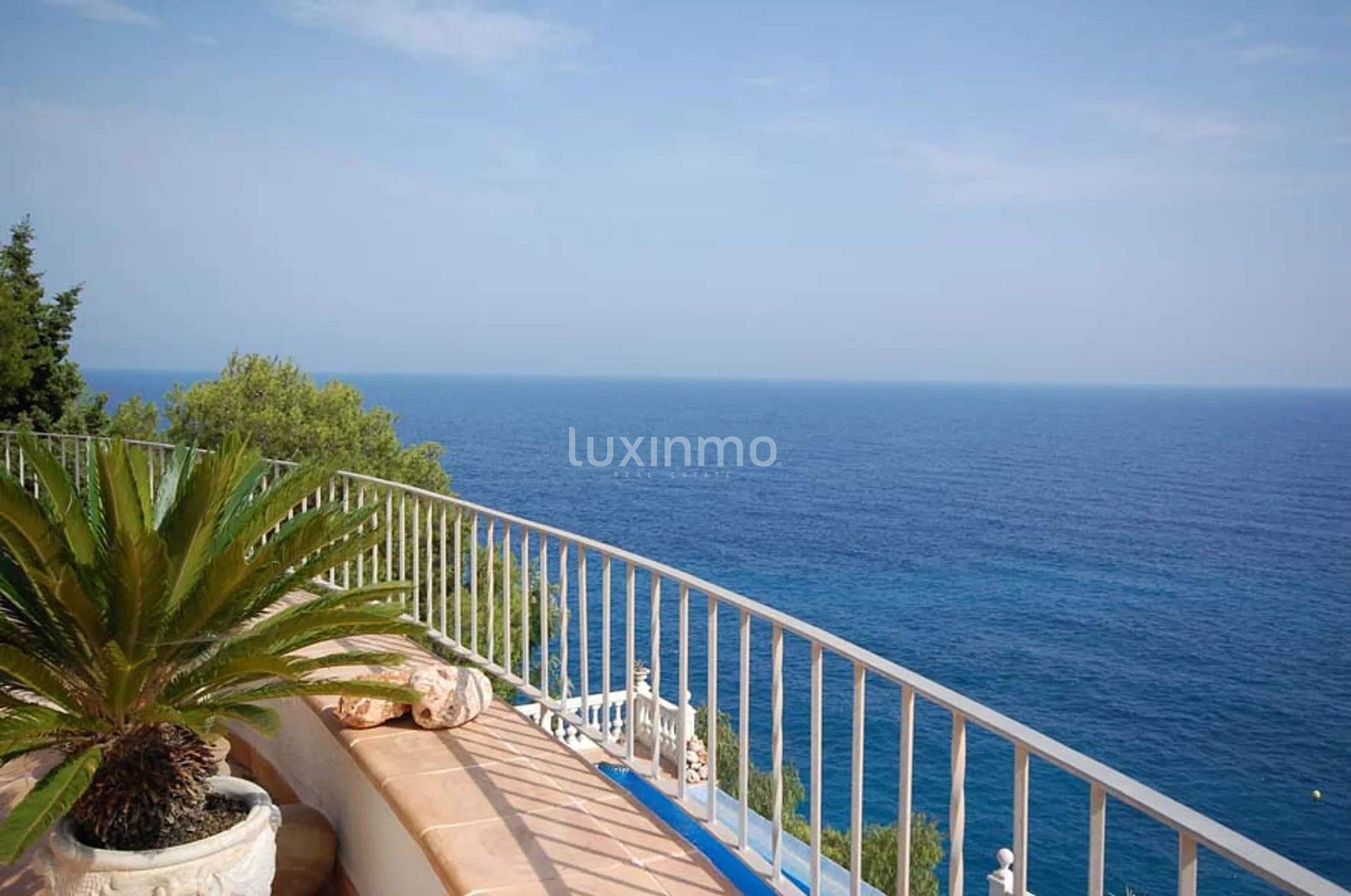 Villa for sale in Cala Ambolo Javea with access to the beach — photo 9