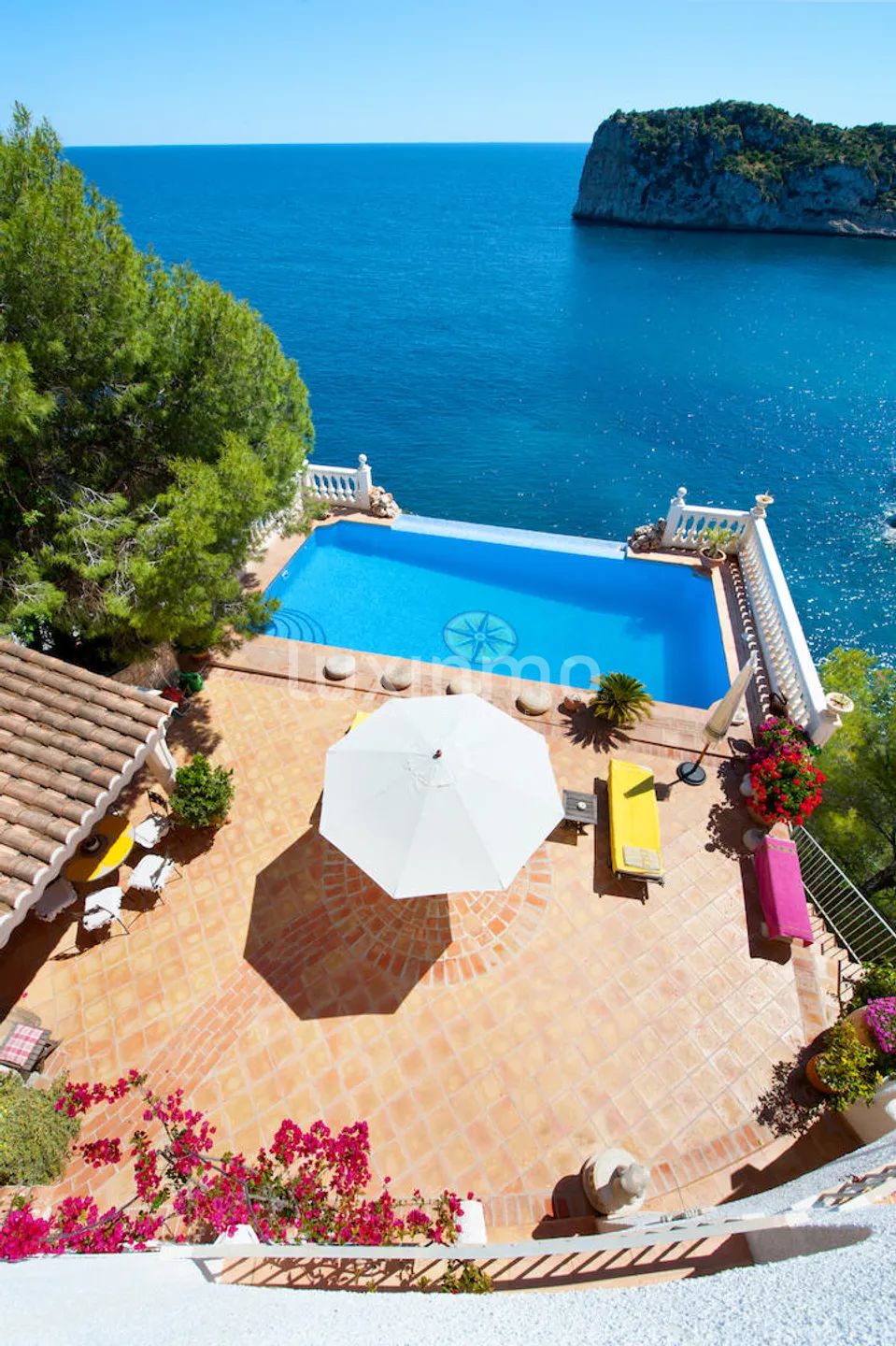 Villa for sale in Cala Ambolo Javea with access to the beach — photo 10