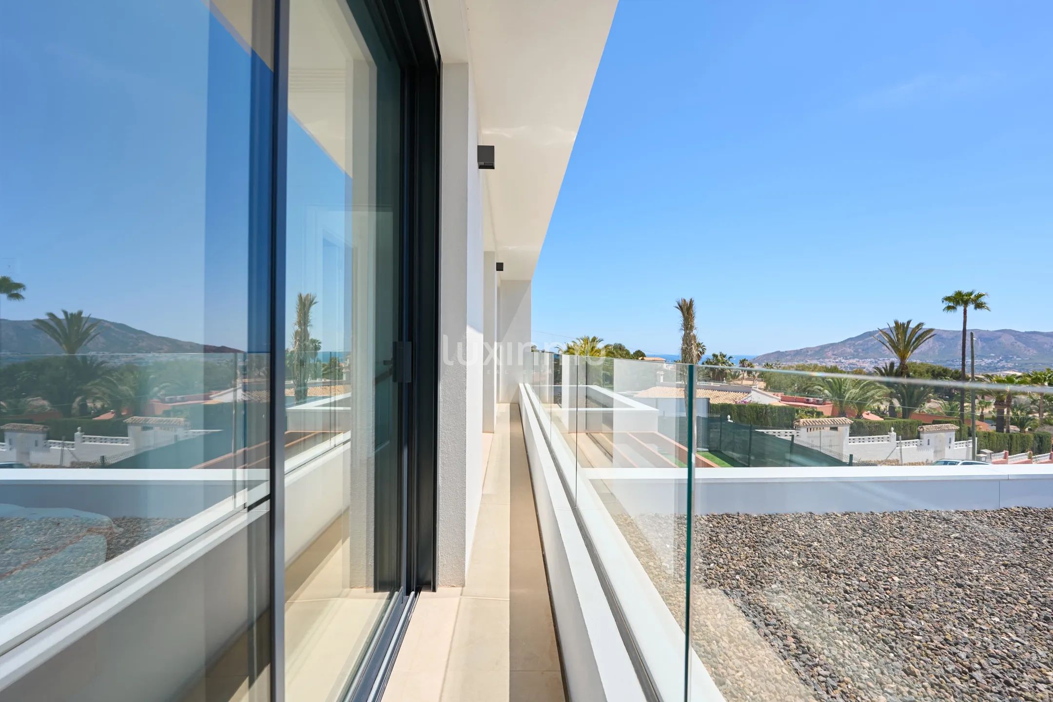 Stunning Modern Villa in Alfáz Del Pí with Private Pool and Luxurious Amenities — photo 20