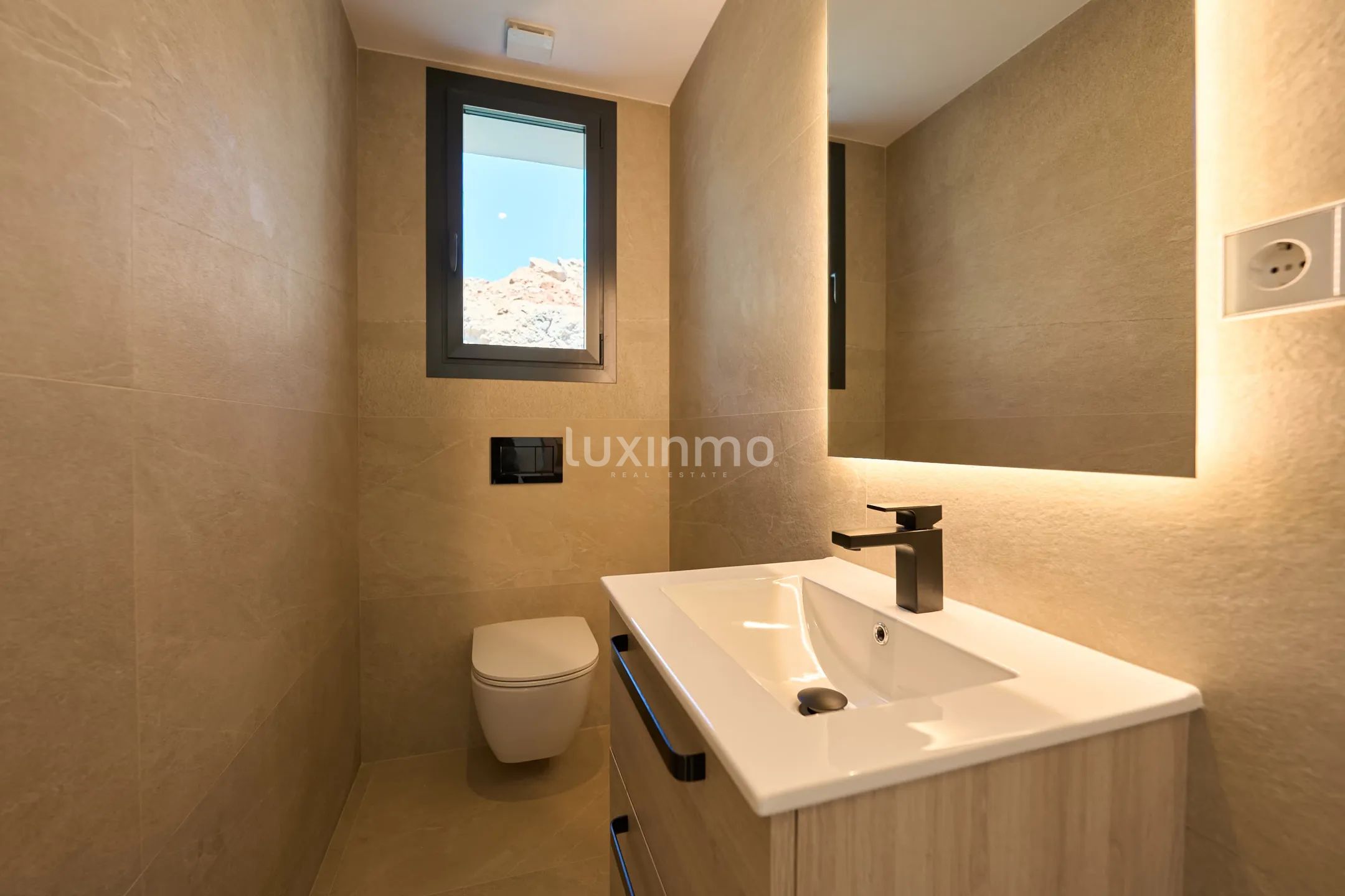 Stunning Modern Villa in Alfáz Del Pí with Private Pool and Luxurious Amenities — photo 24