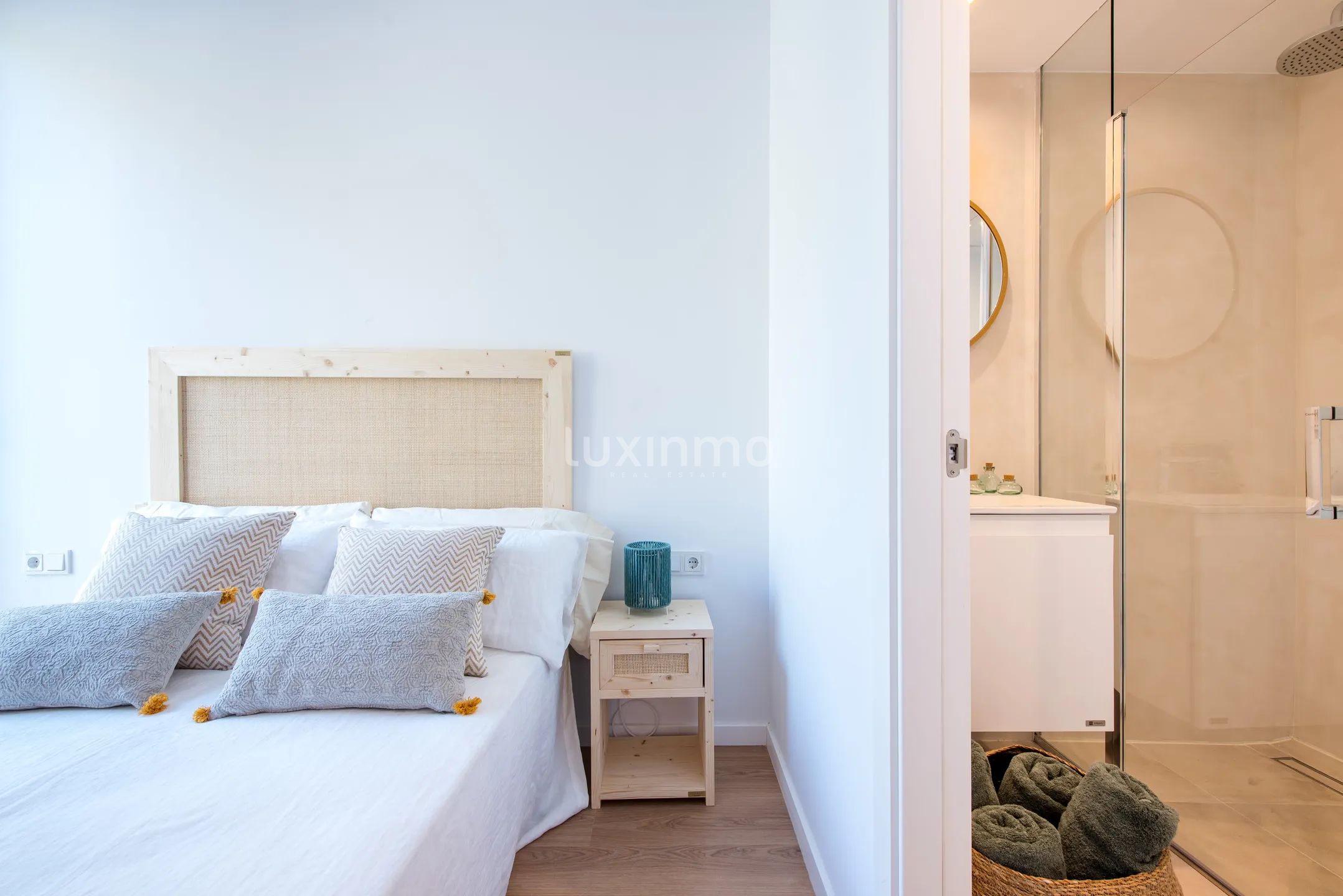 Maisons jumelées de construction récente à Sant Antoni de Portmany, Ibiza — photo 11