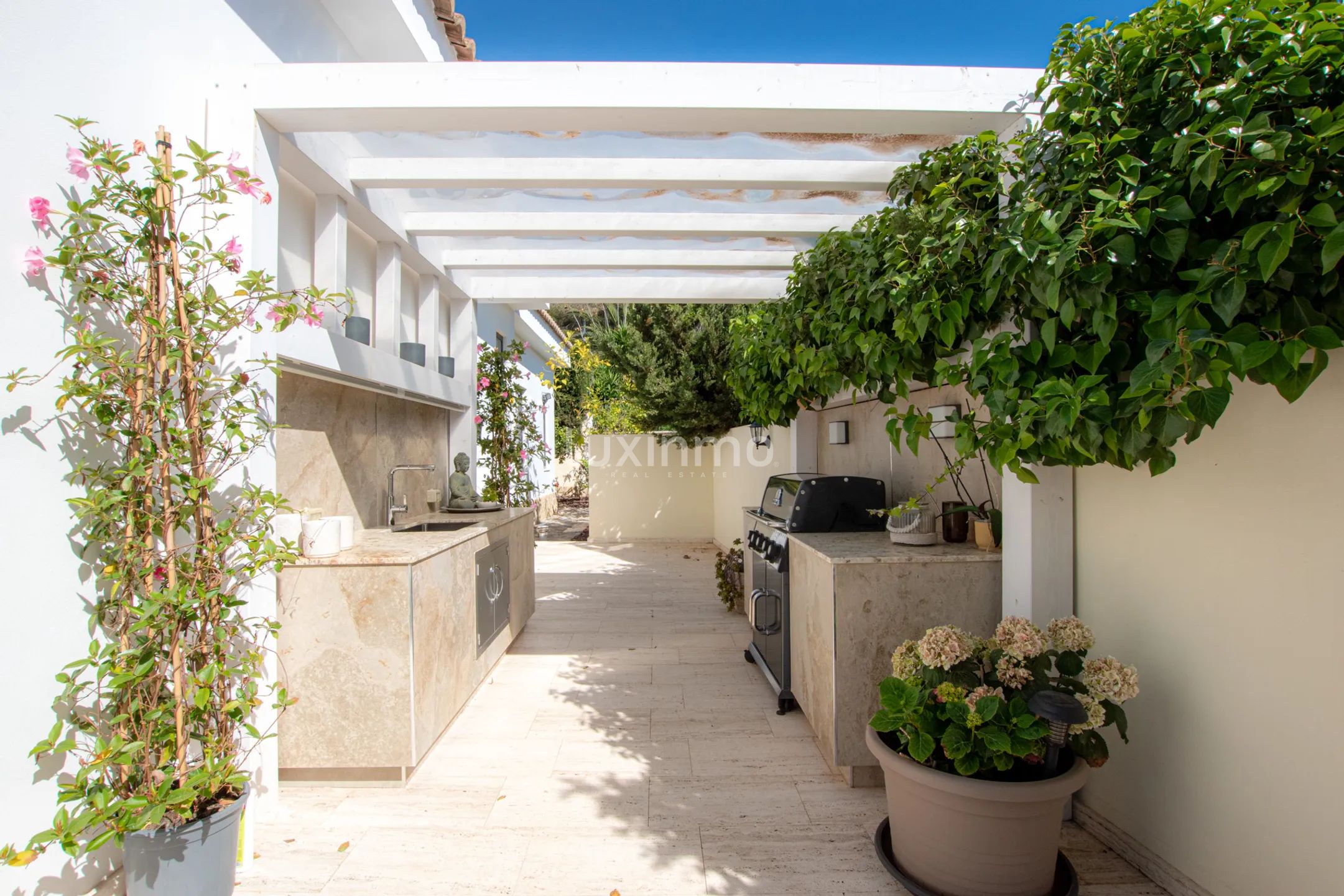 Villa for long term rent in Moraira — photo 17