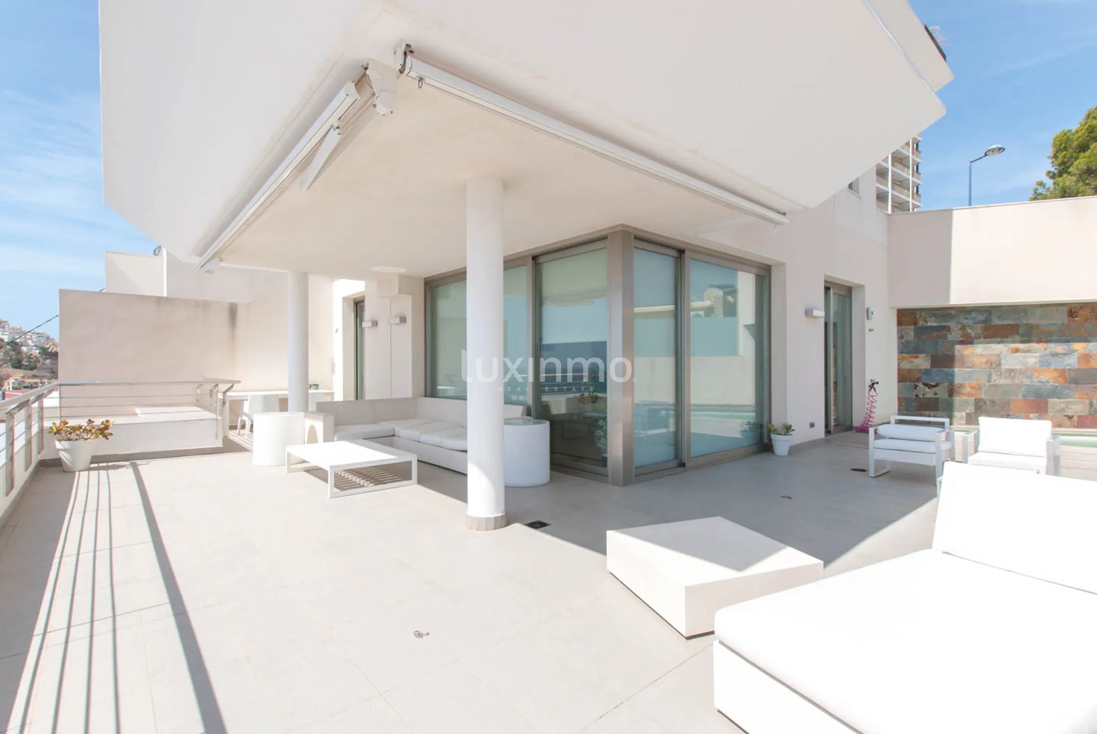 Se Аlquila un ático de lujo con vistas al mar en Benidorm — photo 3