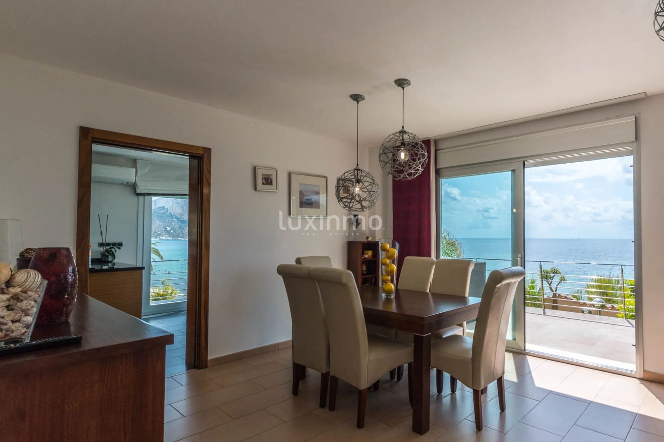 Chalet en primera línea de playa en alquiler en Calpe — photo 10