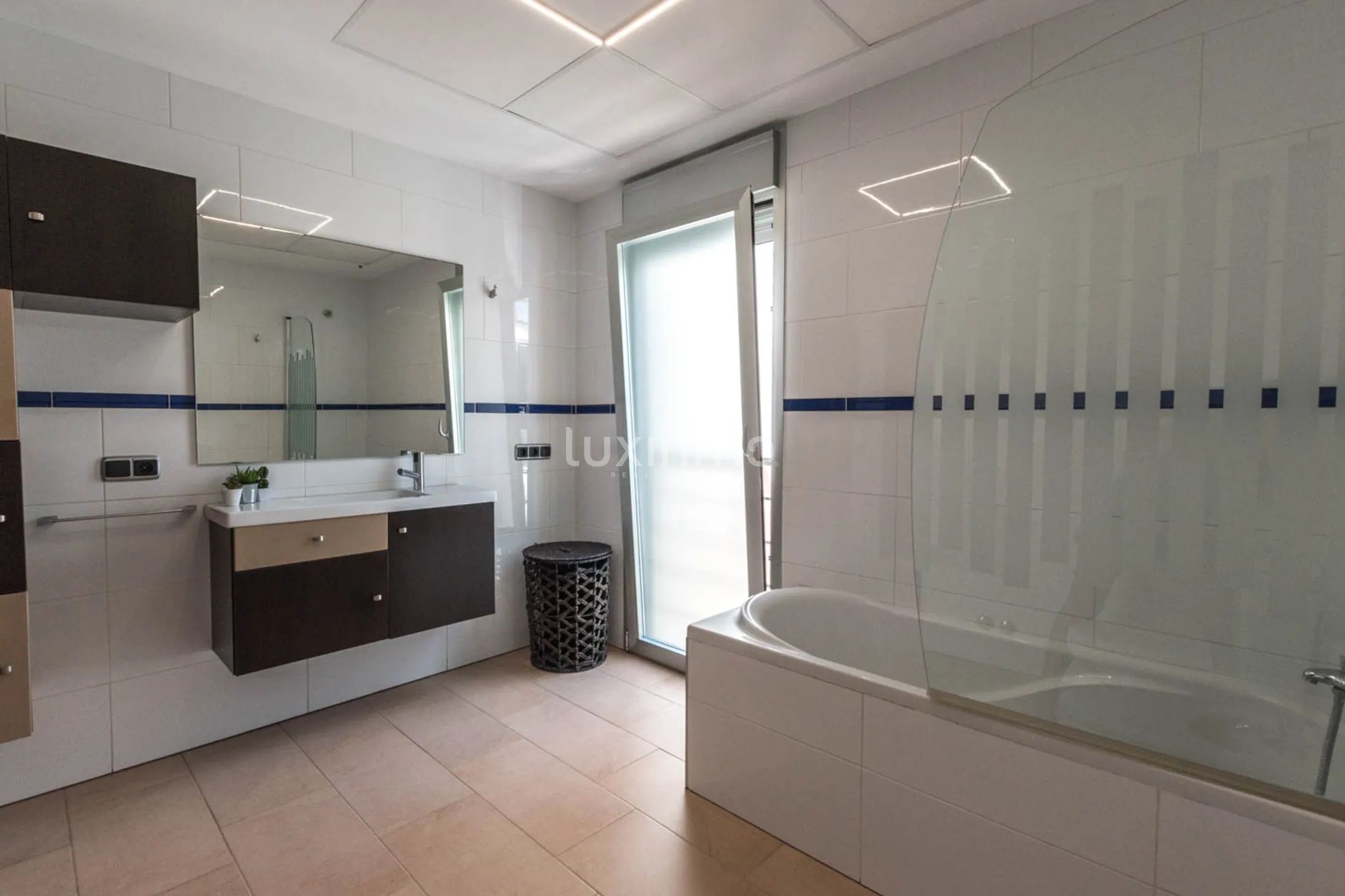 Chalet en primera línea de playa en alquiler en Calpe — photo 29