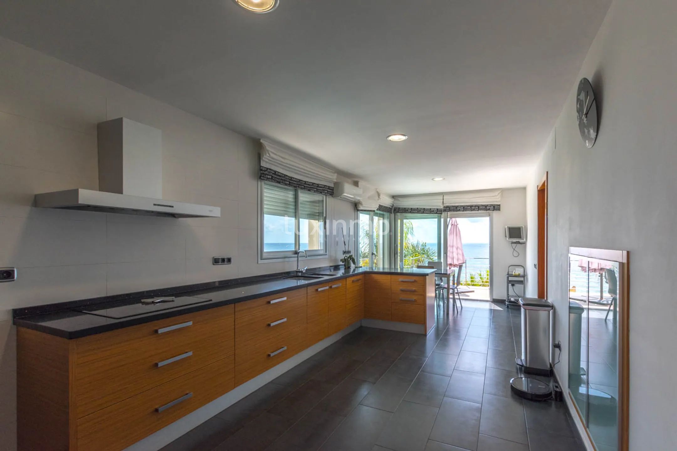 Chalet en primera línea de playa en alquiler en Calpe — photo 15