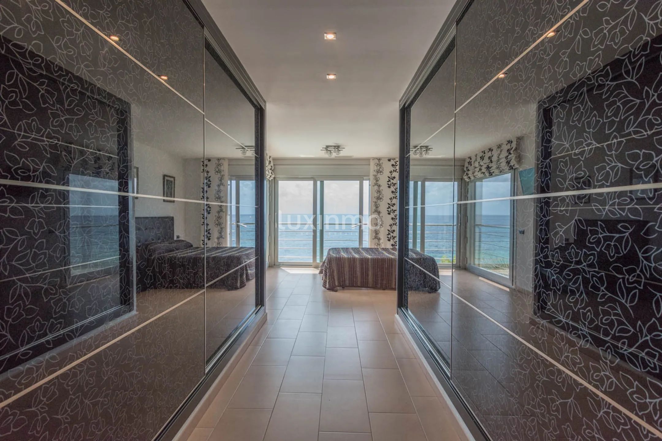 Chalet en primera línea de playa en alquiler en Calpe — photo 25