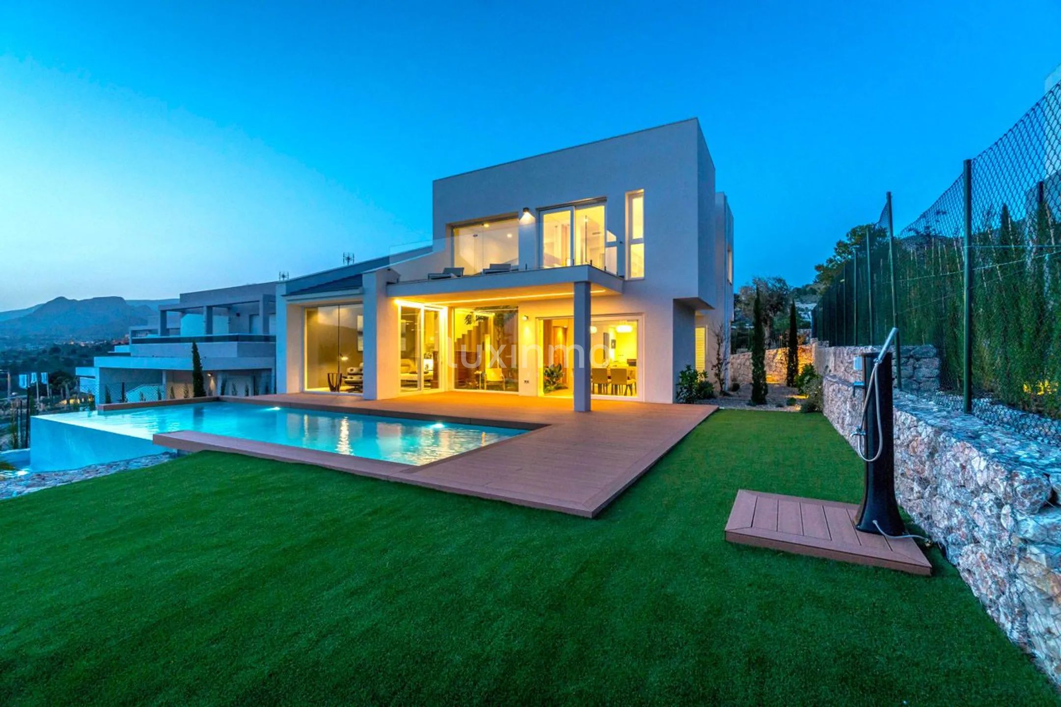 Villa im modernen Stil mit Panoramablick in Finestrat — photo 1