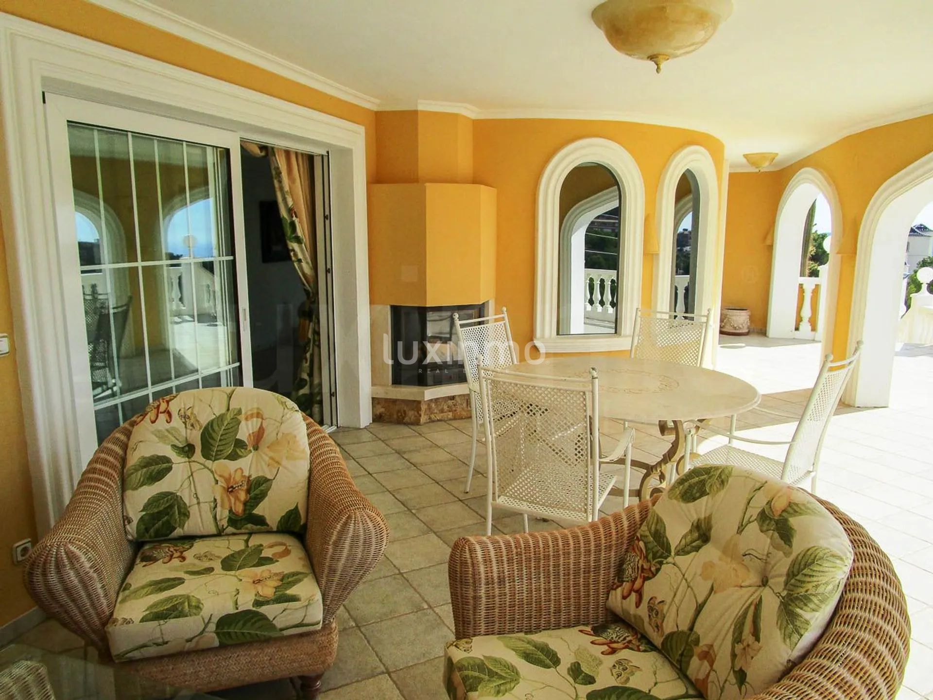 Luxus-Villa in einem einzigartigen Ort zum Verkauf in La Nucia — photo 22