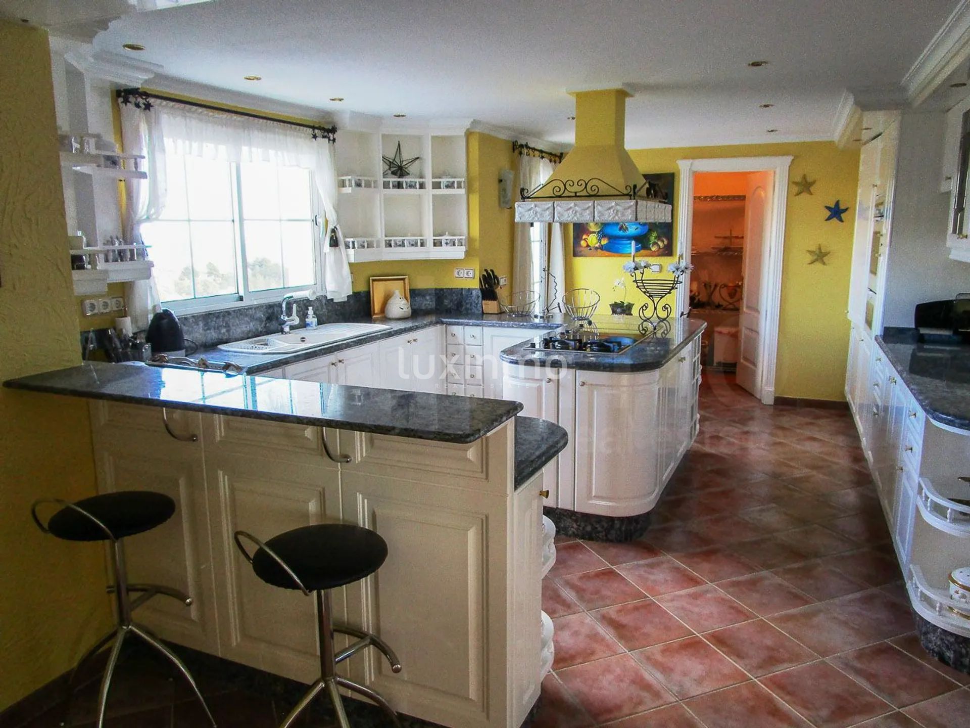 Lyxvilla belägen i en unik plats för försäljning i La Nucia — photo 4