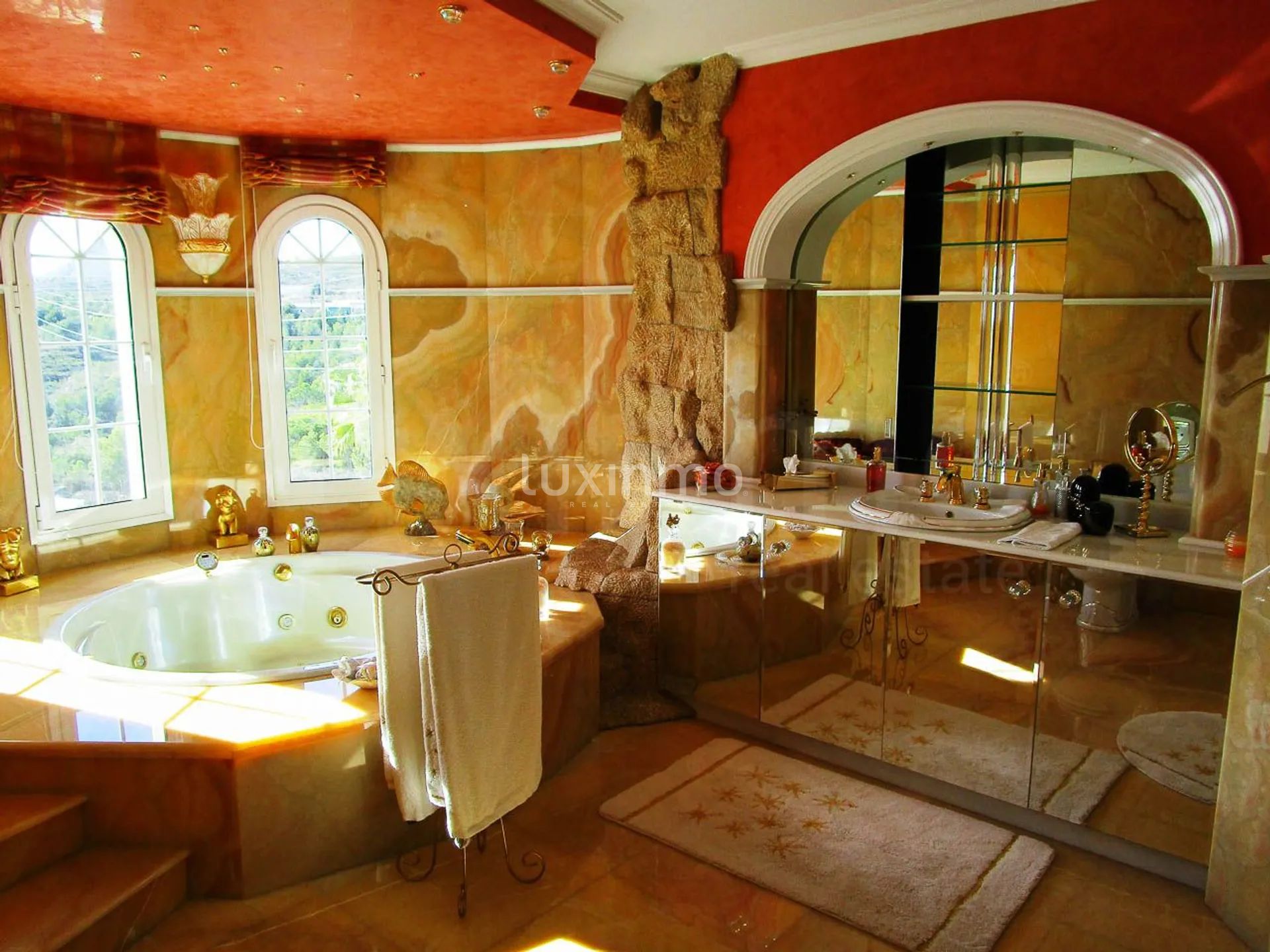 Lyxvilla belägen i en unik plats för försäljning i La Nucia — photo 5