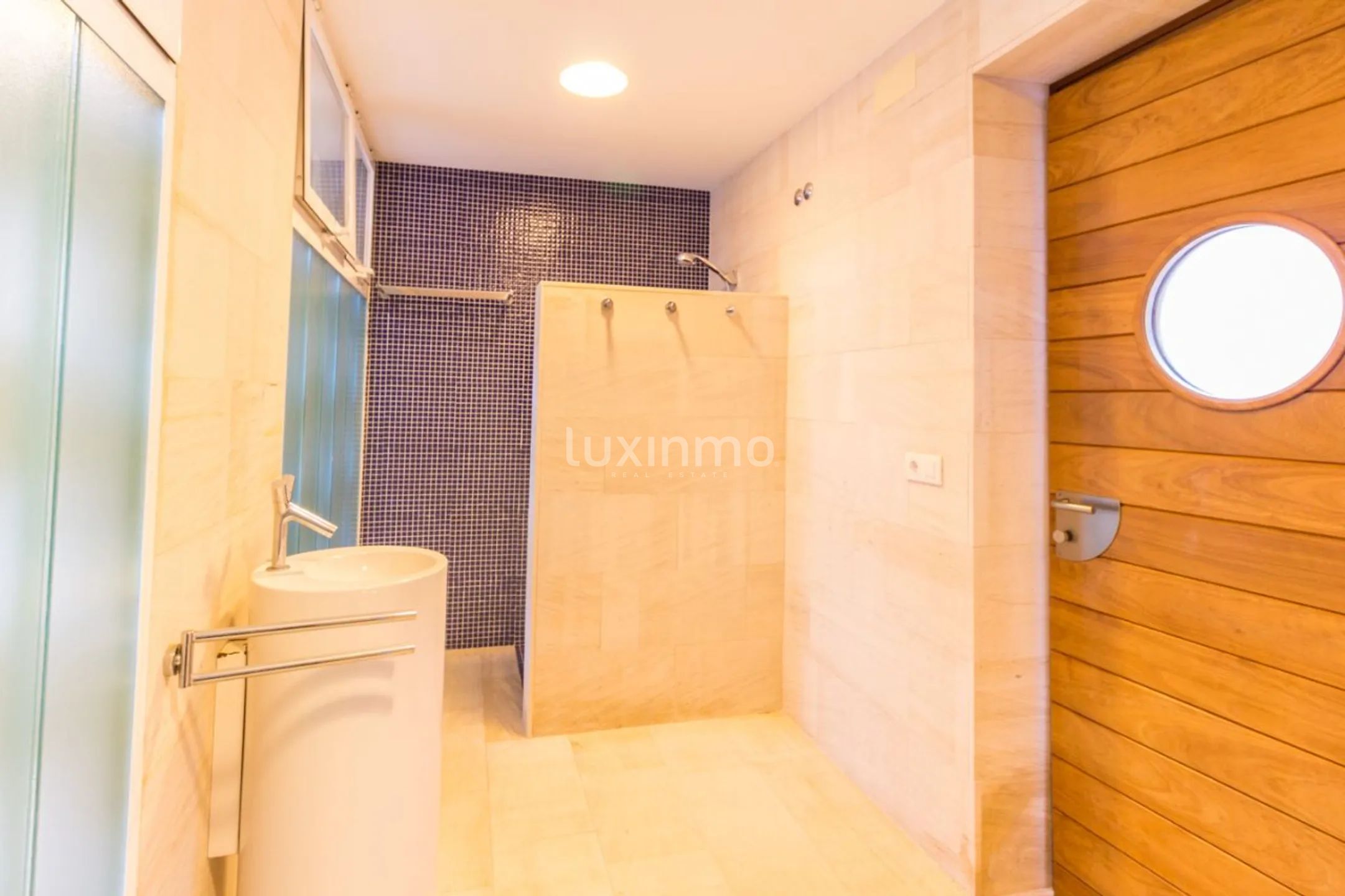 Luxury villa for sale on the first beach line in Denia — photo 19