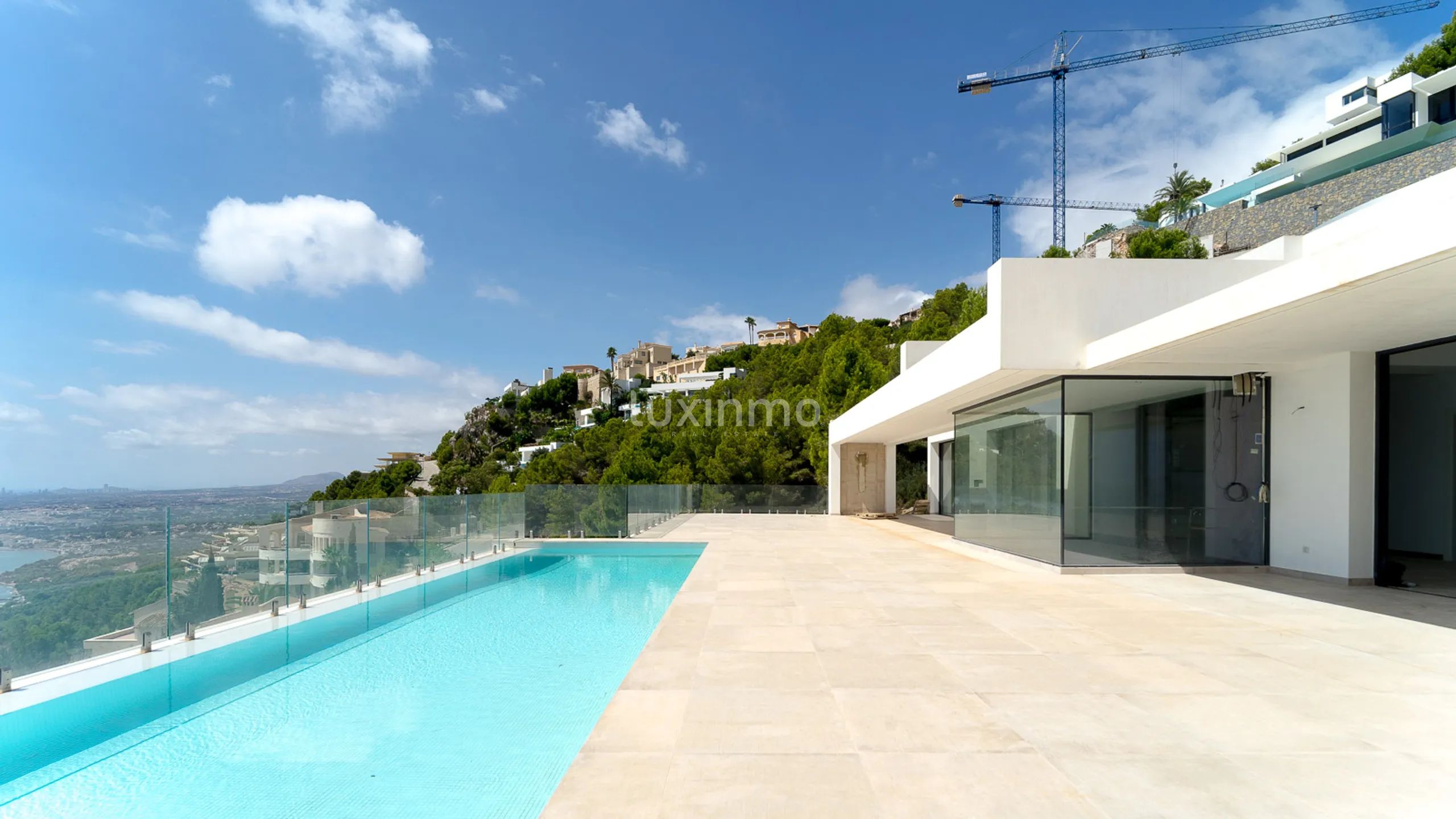 Luksusowa willa w zamkniętej urbanizacji Altea Hills — photo 9