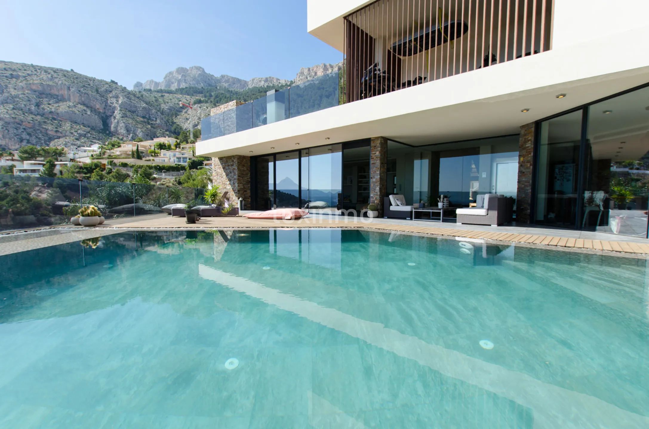 For sale luxury villa in the prestigious urbanization Altea Hills