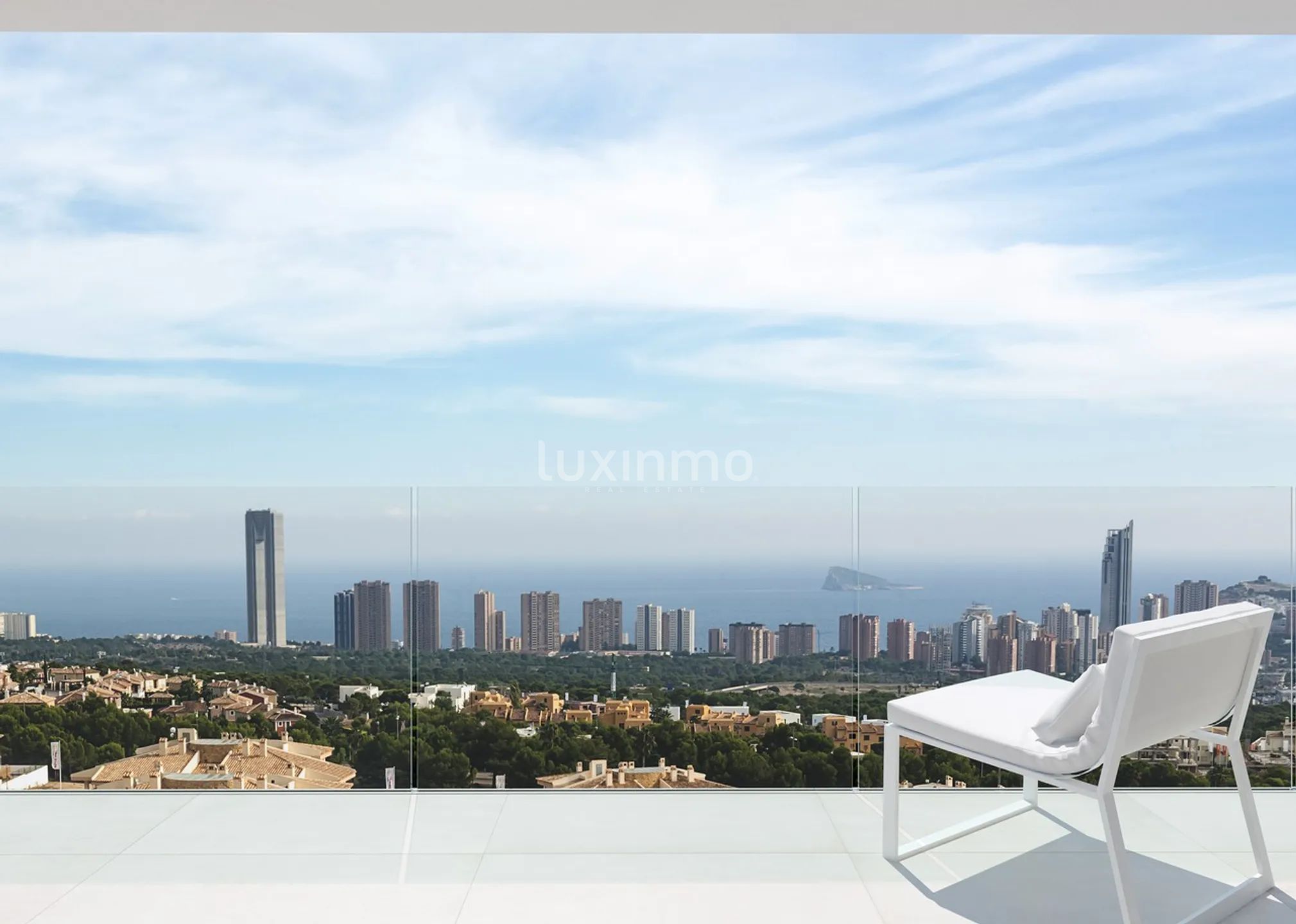 Nieuwe moderne villa in de bouw met uitzicht op de zee — photo 3
