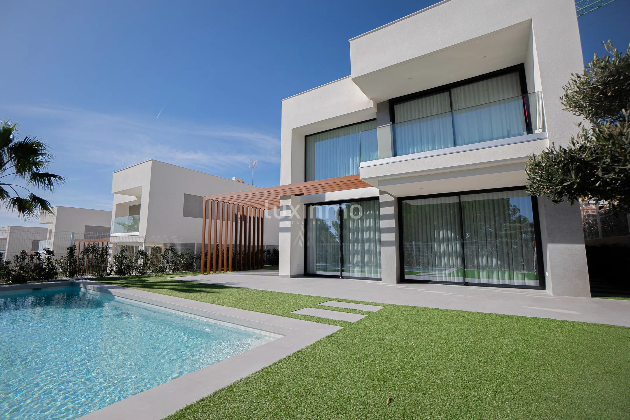 Detached villa in the urbanization of Sierra Cortina — photo 18