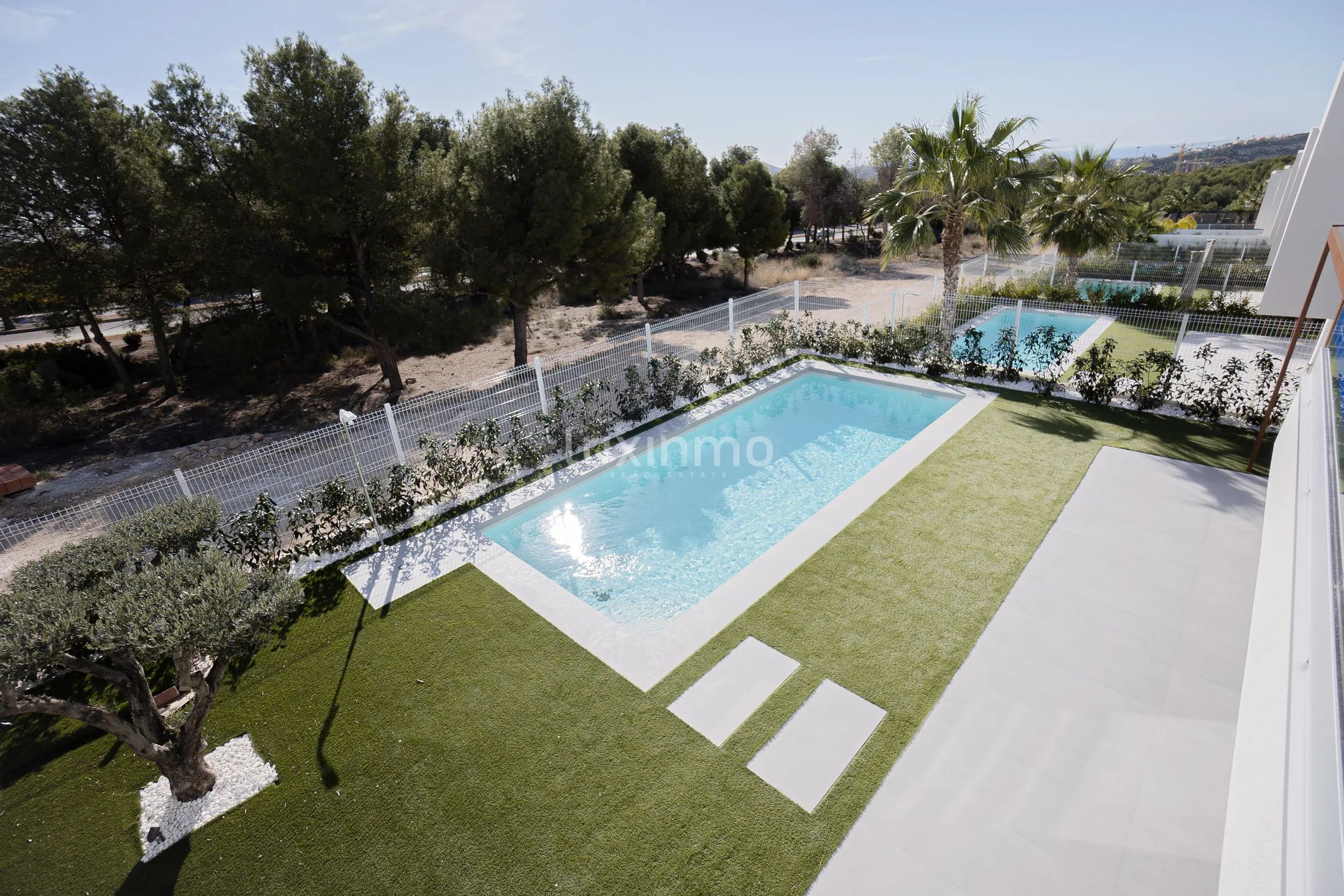 Detached villa in the urbanization of Sierra Cortina — photo 9