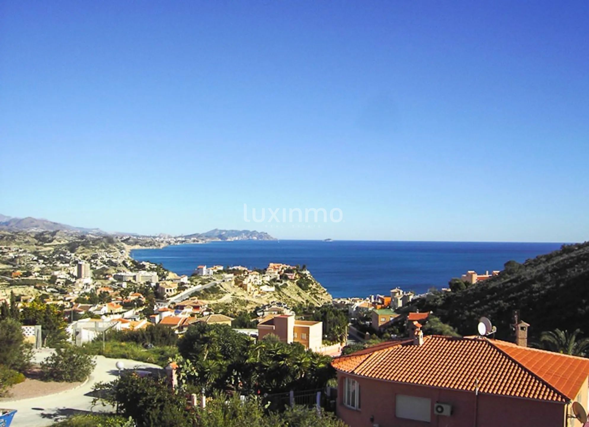For sale plot with sea and mountain views in Campello