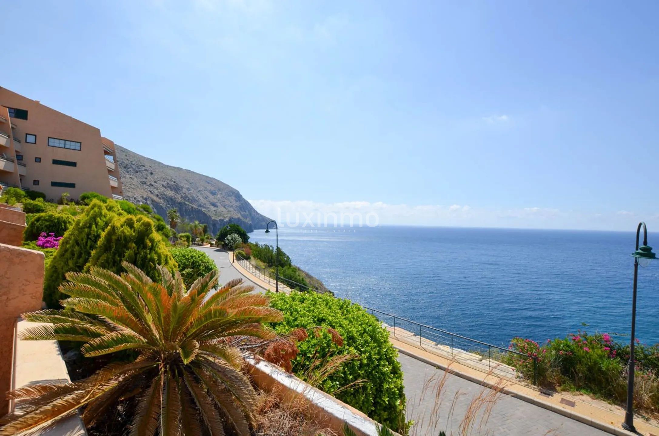 Apartamento soleado en primera línea de playa en Mascarat Altea — photo 1