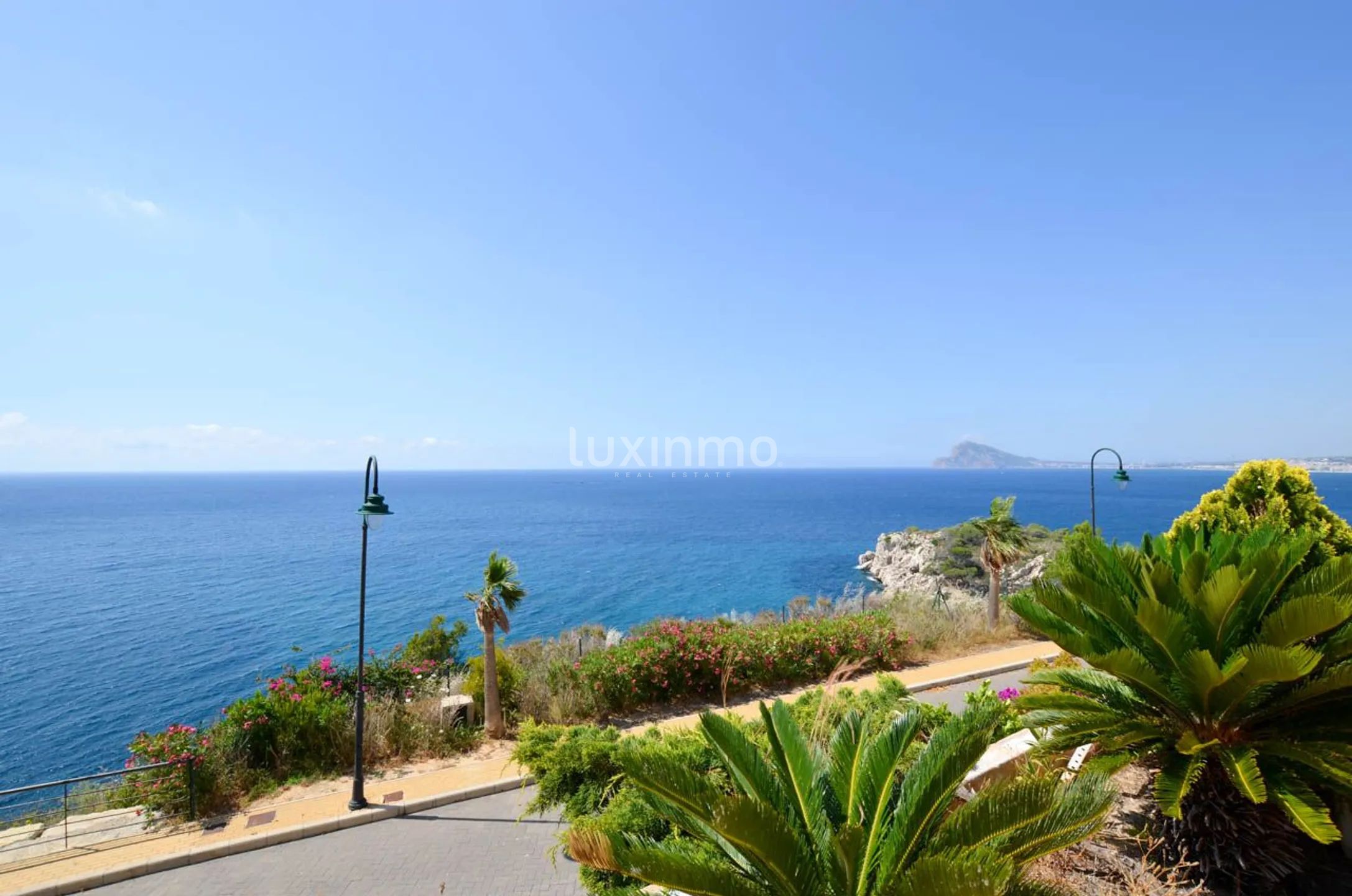 Apartamento soleado en primera línea de playa en Mascarat Altea — photo 23