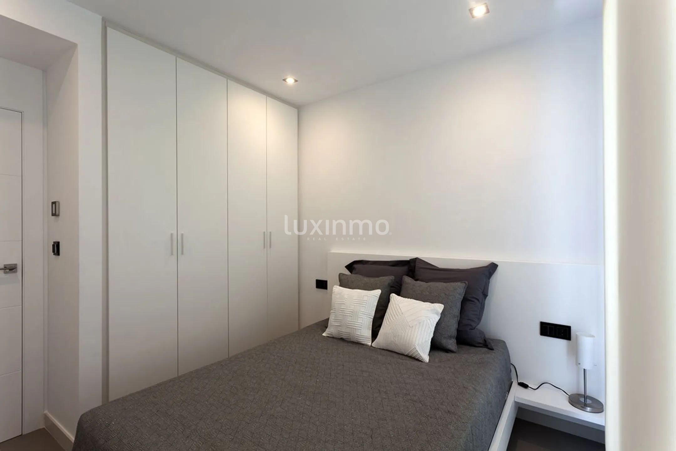 Nowoczesny dom w kompleksie mieszkalnym w Balcón de Finestrat — photo 10