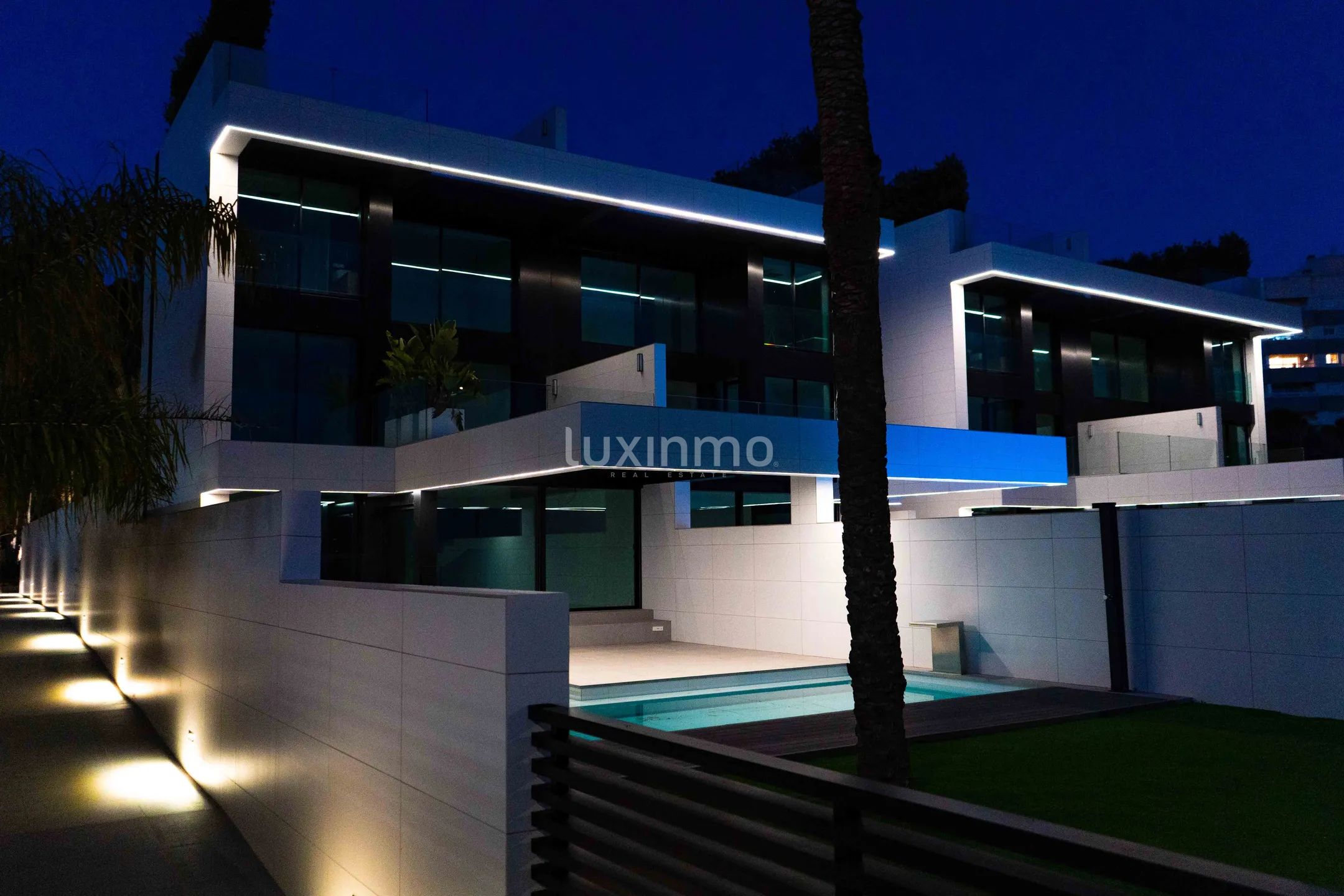 Вилла на первой береговой линии в Кампейо Аликанте — photo 35