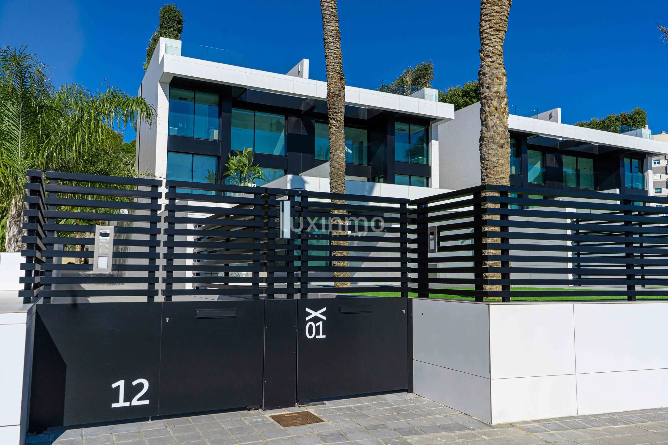 Вилла на первой береговой линии в Кампейо Аликанте — photo 32