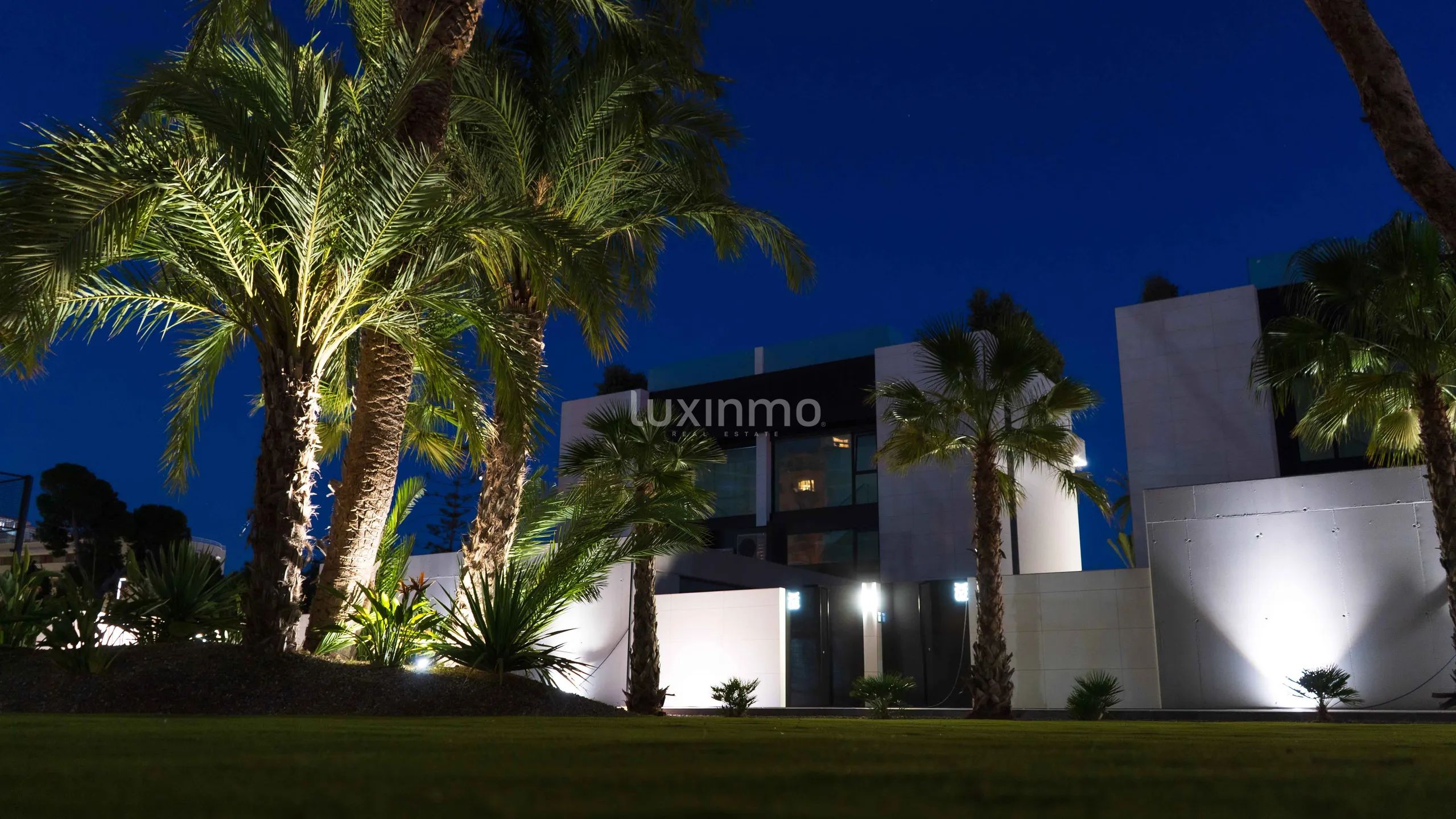 Вилла на первой береговой линии в Кампейо Аликанте — photo 39