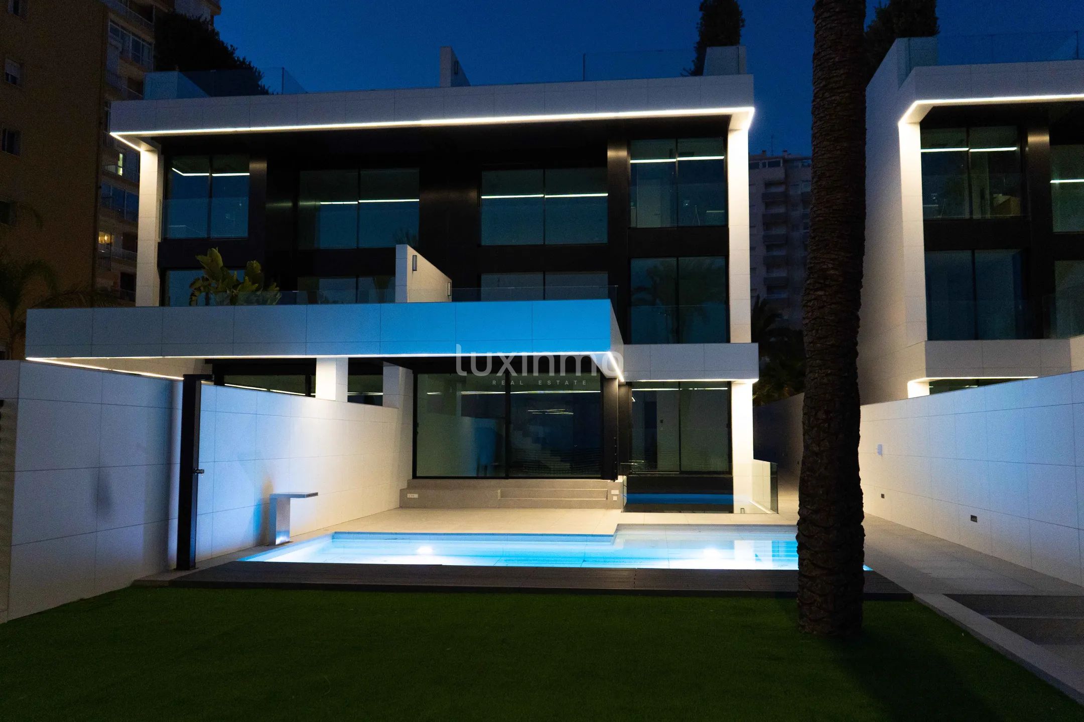 Вилла на первой береговой линии в Кампейо Аликанте — photo 42