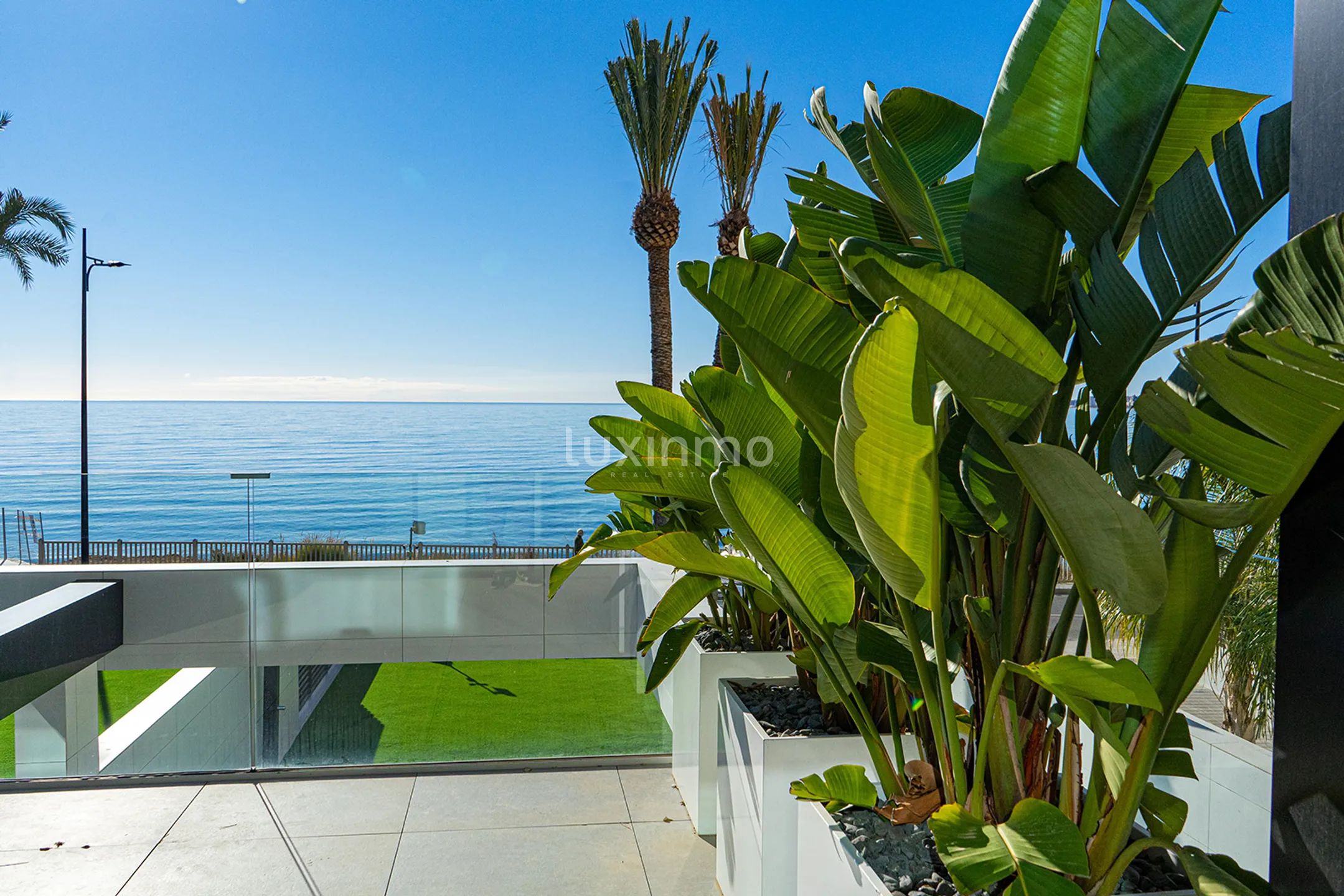 Вилла на первой береговой линии в Кампейо Аликанте — photo 8