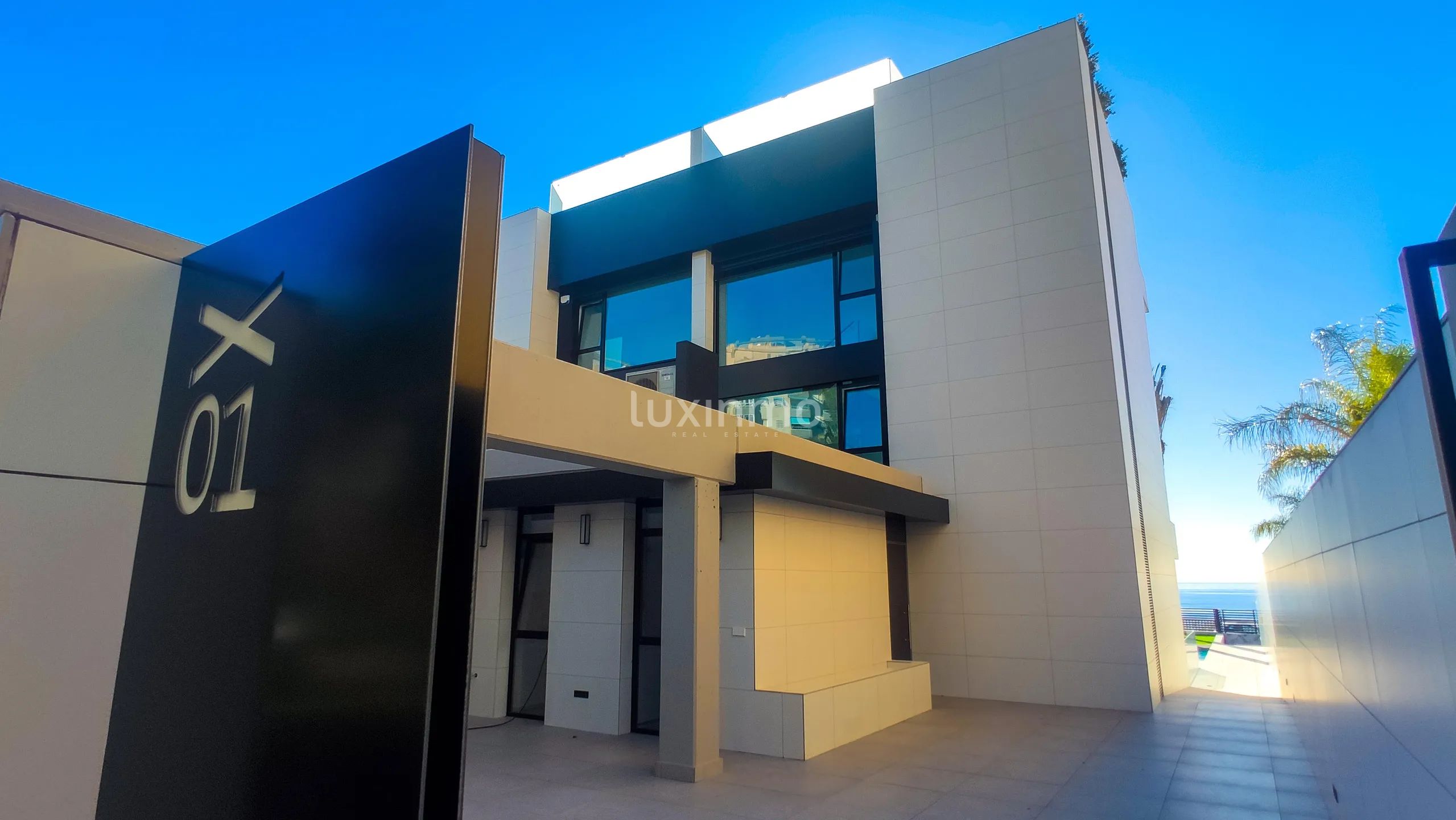 Вилла на первой береговой линии в Кампейо Аликанте — photo 23