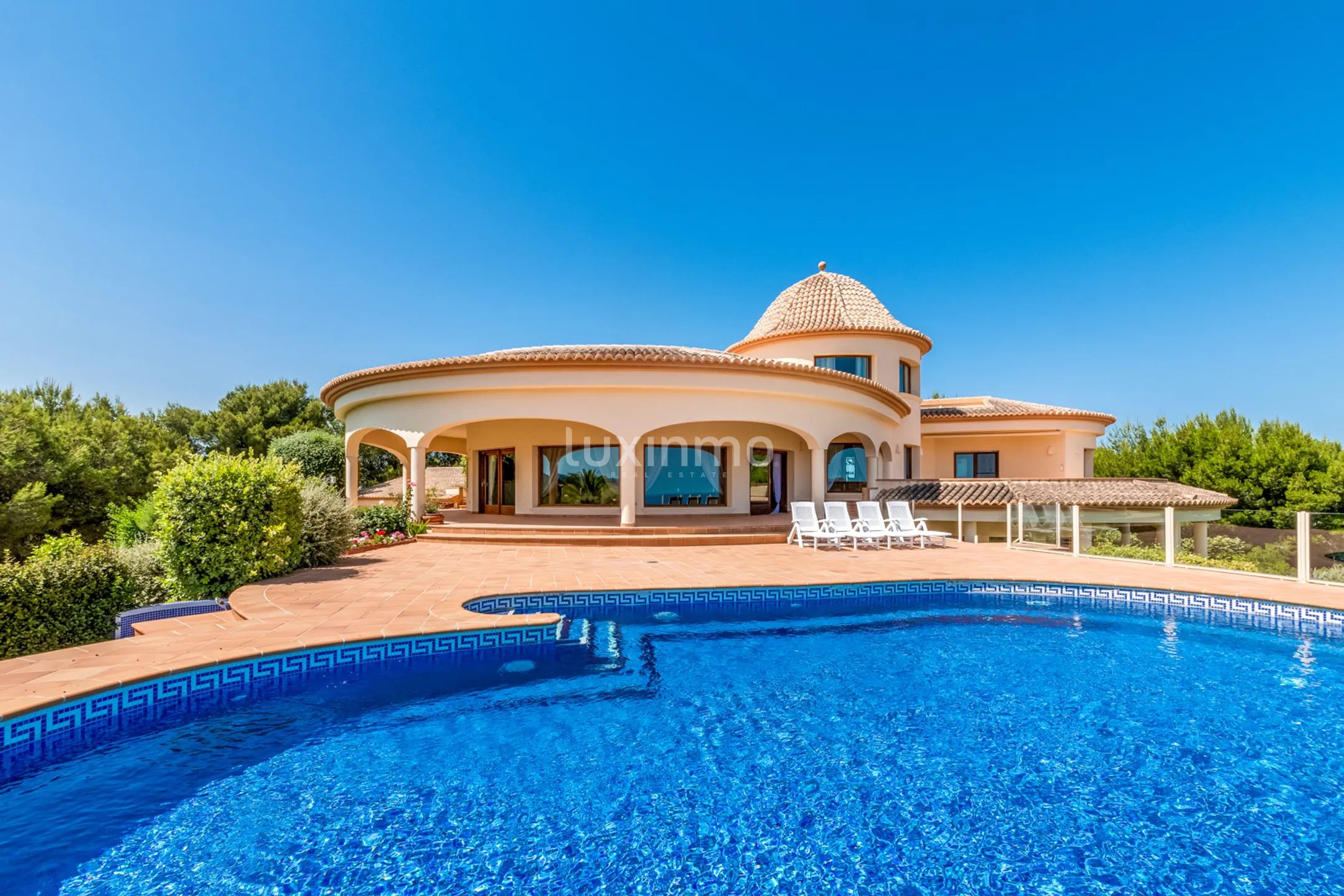 For sale exclusive villa in Calpe with panoramic views — photo 1