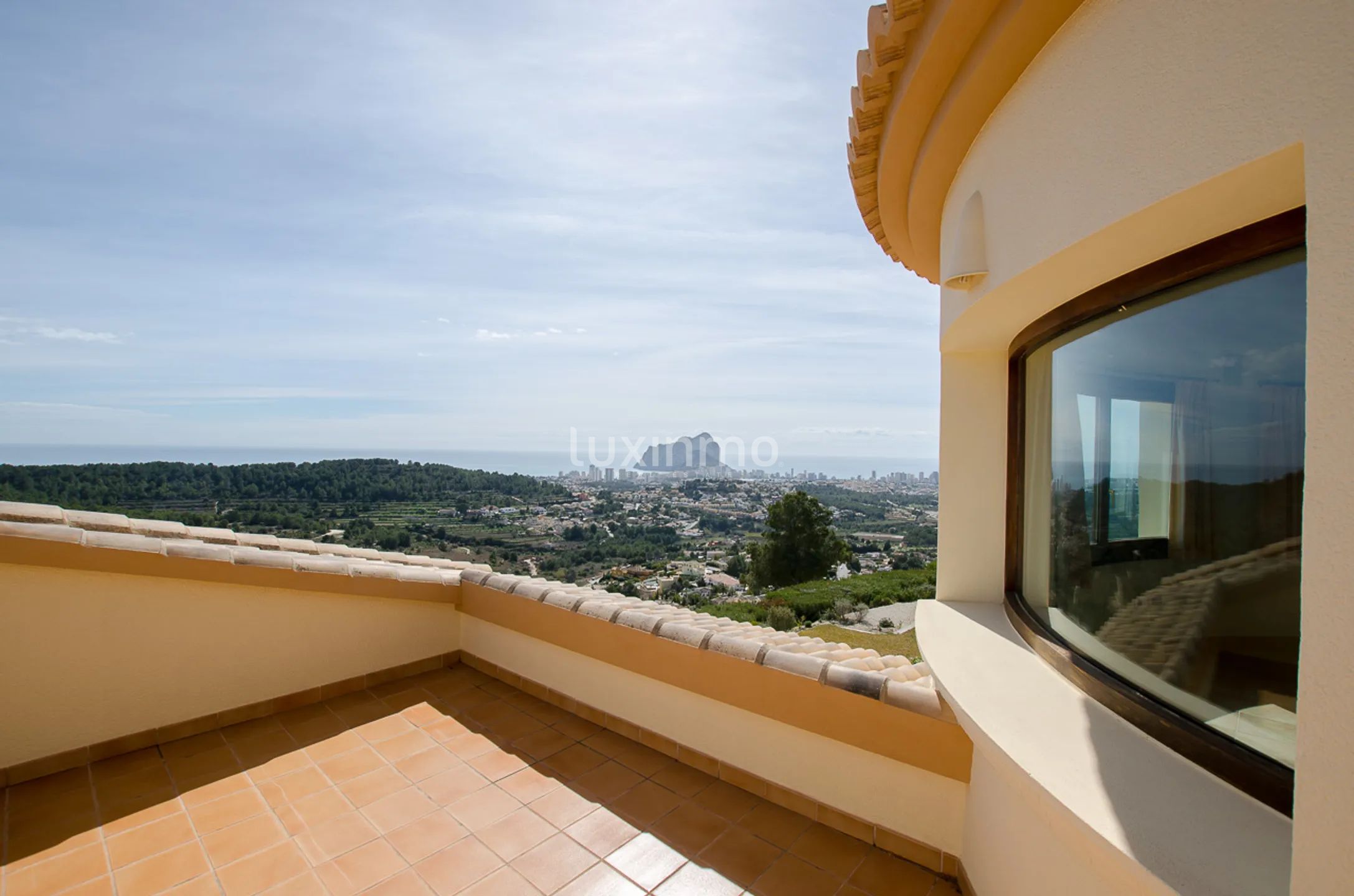For sale exclusive villa in Calpe with panoramic views — photo 3