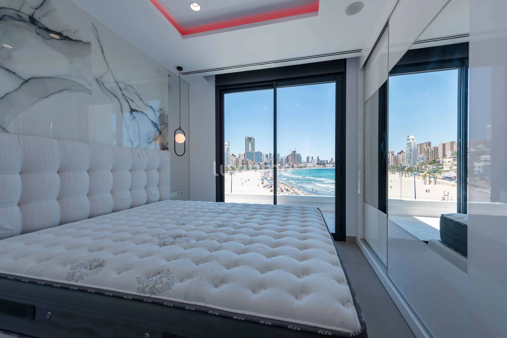 Nouveaux appartements à vendre sur le front de mer à Benidorm — photo 18