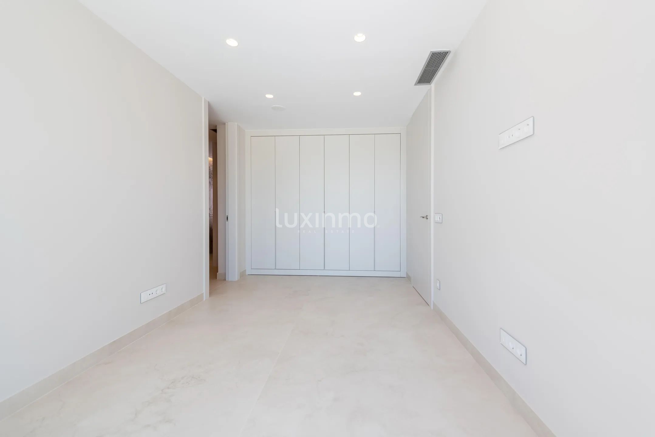 Nouveaux appartements à vendre sur le front de mer à Benidorm — photo 21