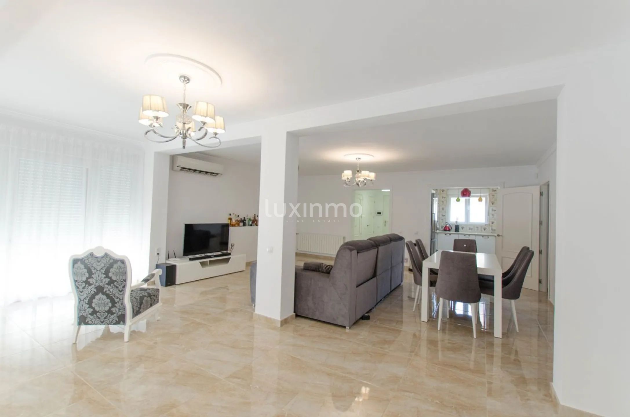 For salg nylig renovert Villa i La Nucia med privat basseng — photo 11