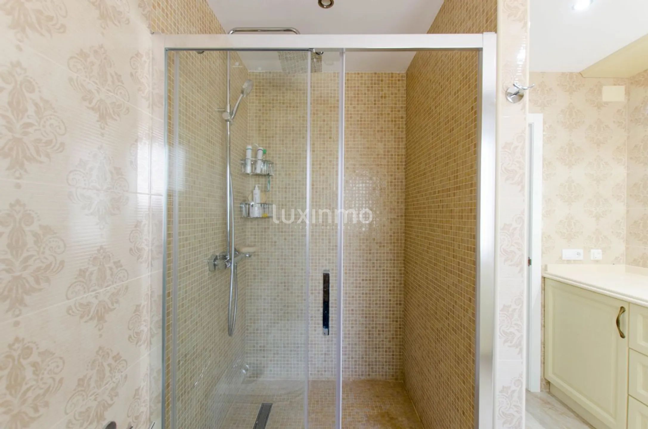 For salg nylig renovert Villa i La Nucia med privat basseng — photo 13