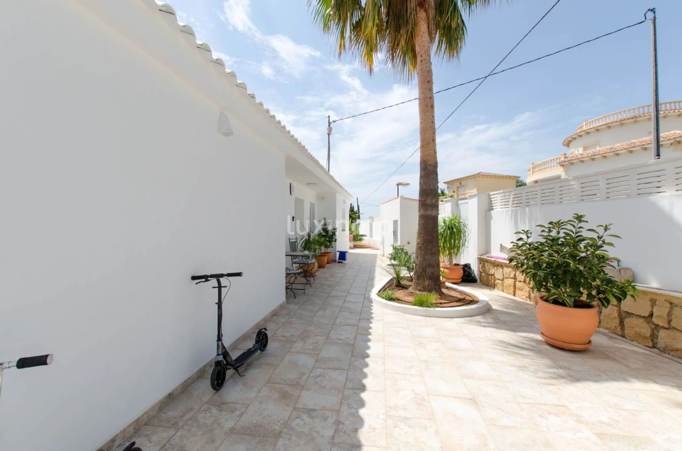 For salg nylig renovert Villa i La Nucia med privat basseng — photo 15