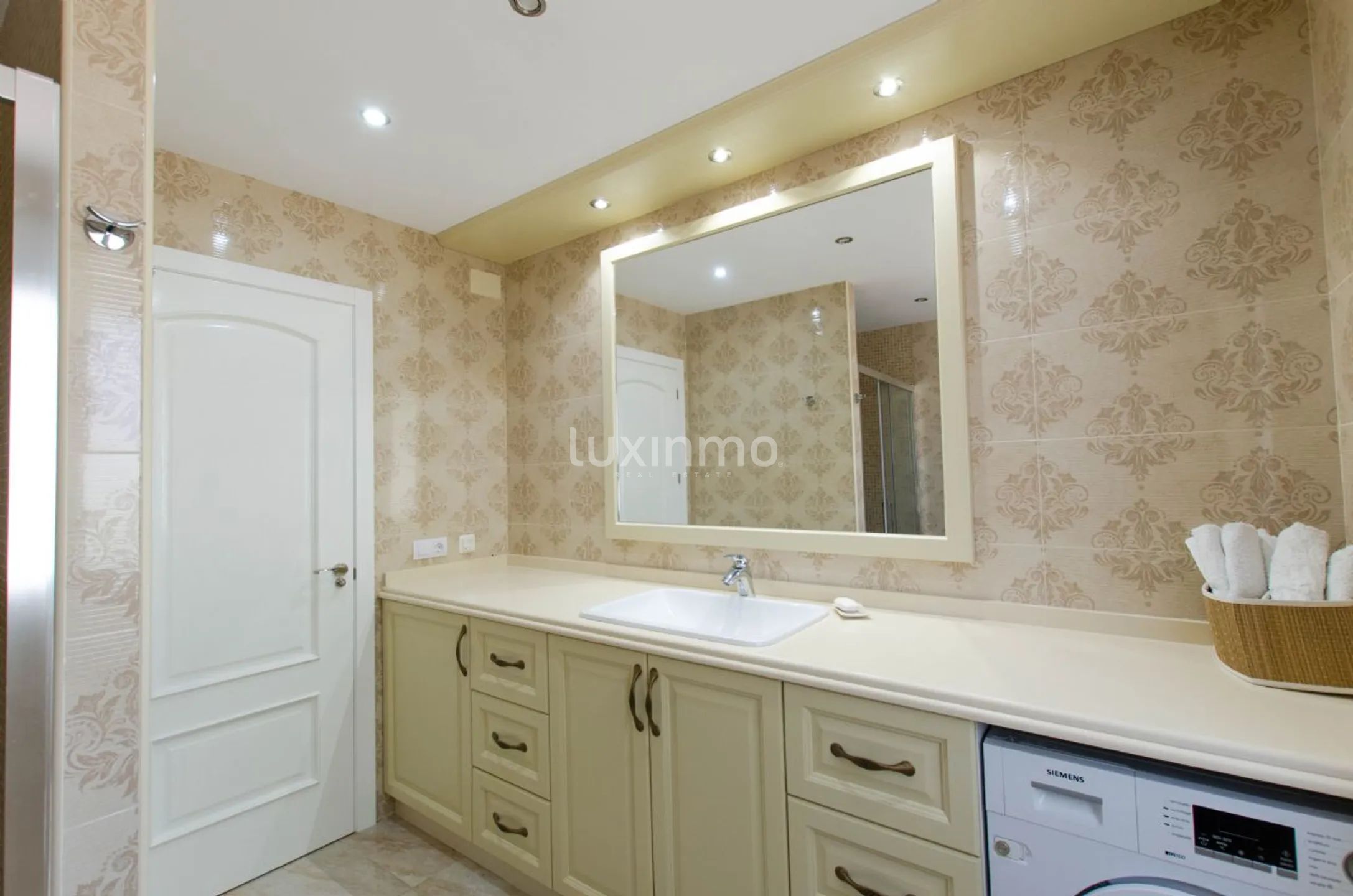 For salg nylig renovert Villa i La Nucia med privat basseng — photo 17