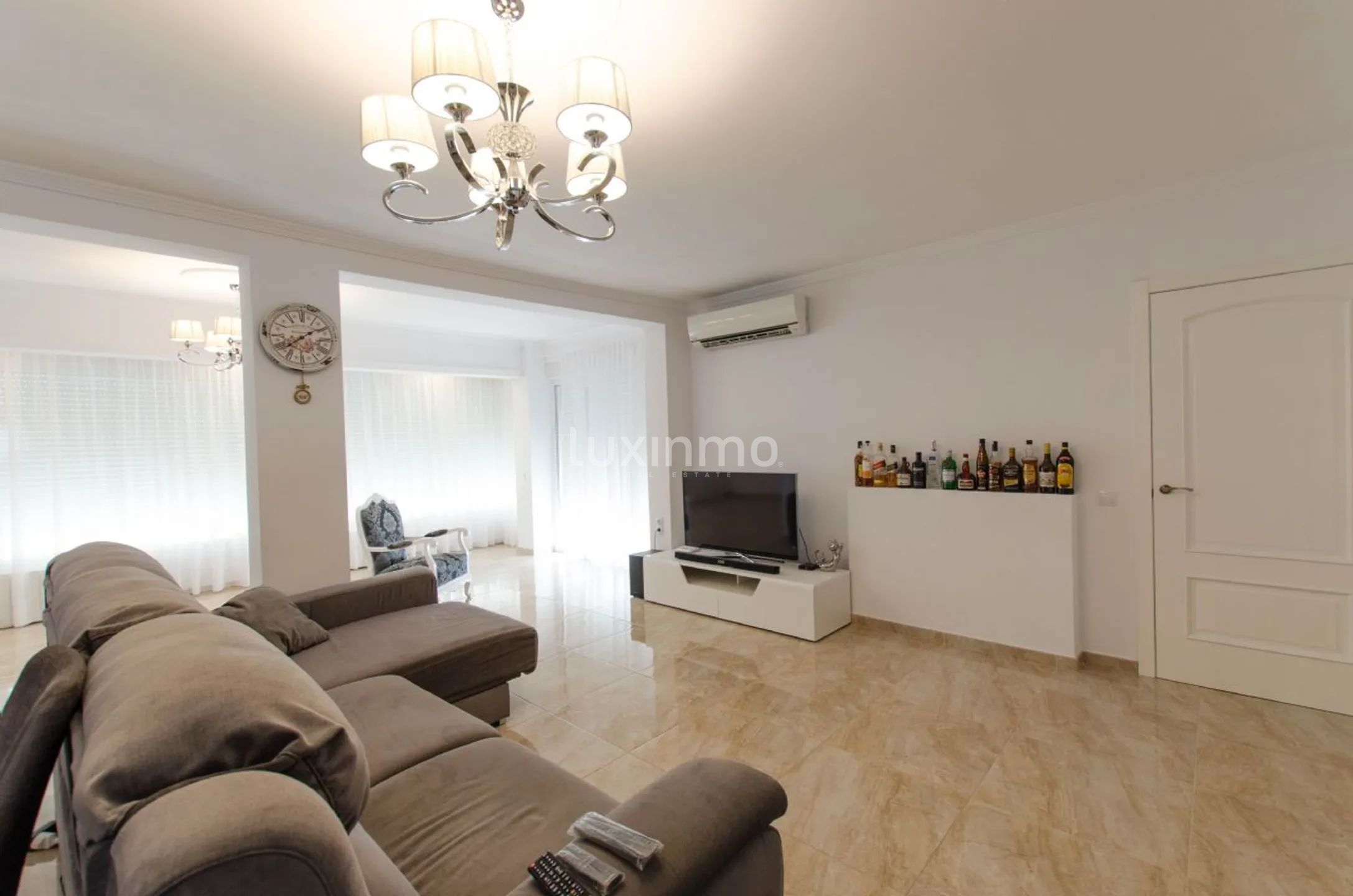 For salg nylig renovert Villa i La Nucia med privat basseng — photo 18