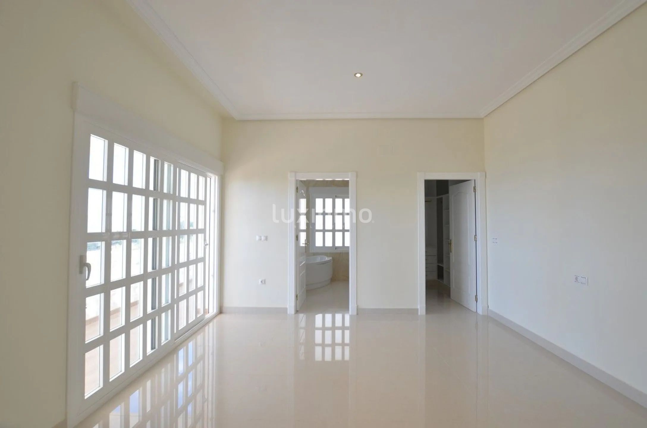 Newly built villa with sea views in Sierra Altea — photo 27