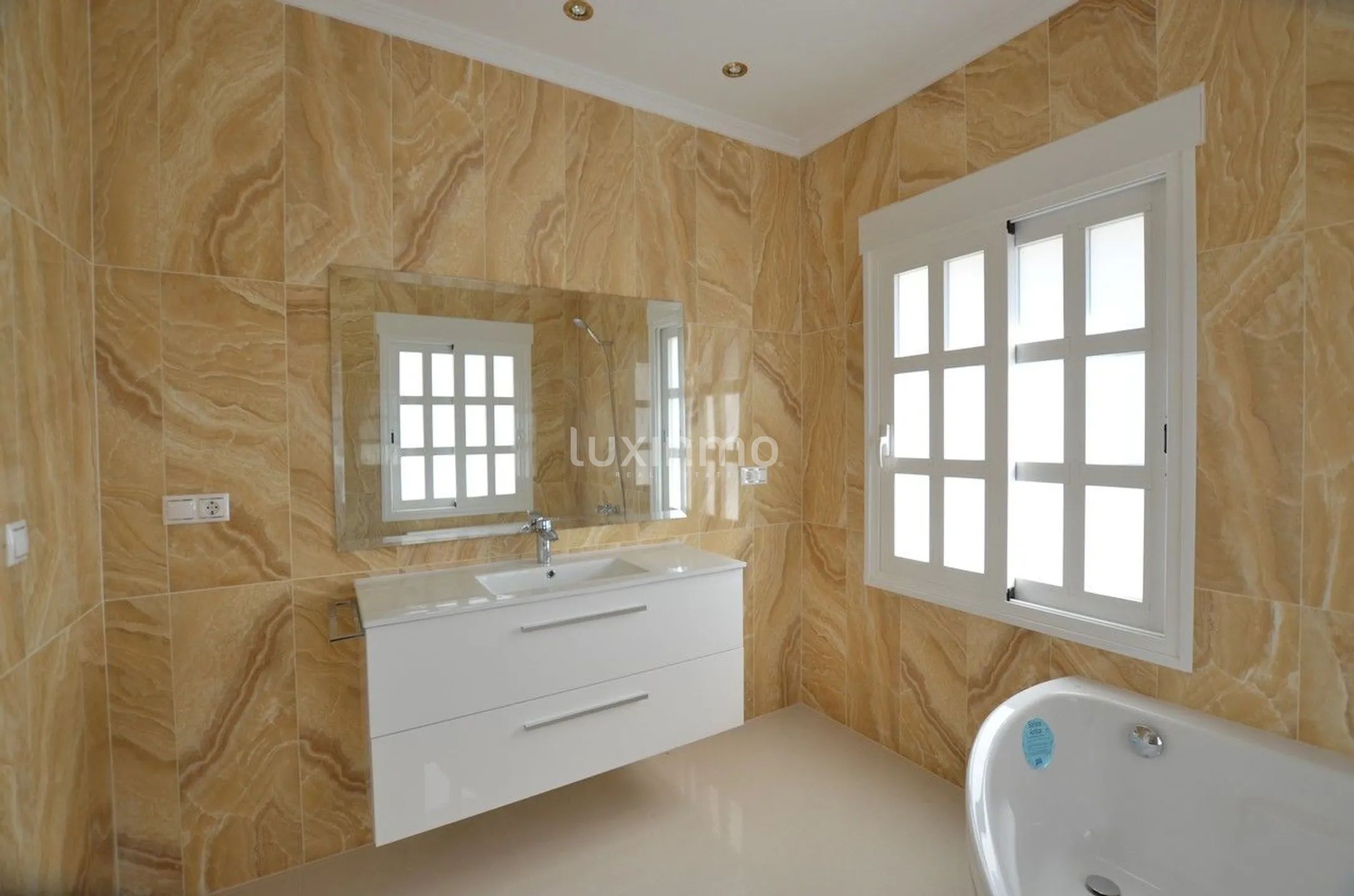 Nybygd Villa med havutsikt i Sierra Altea — photo 36