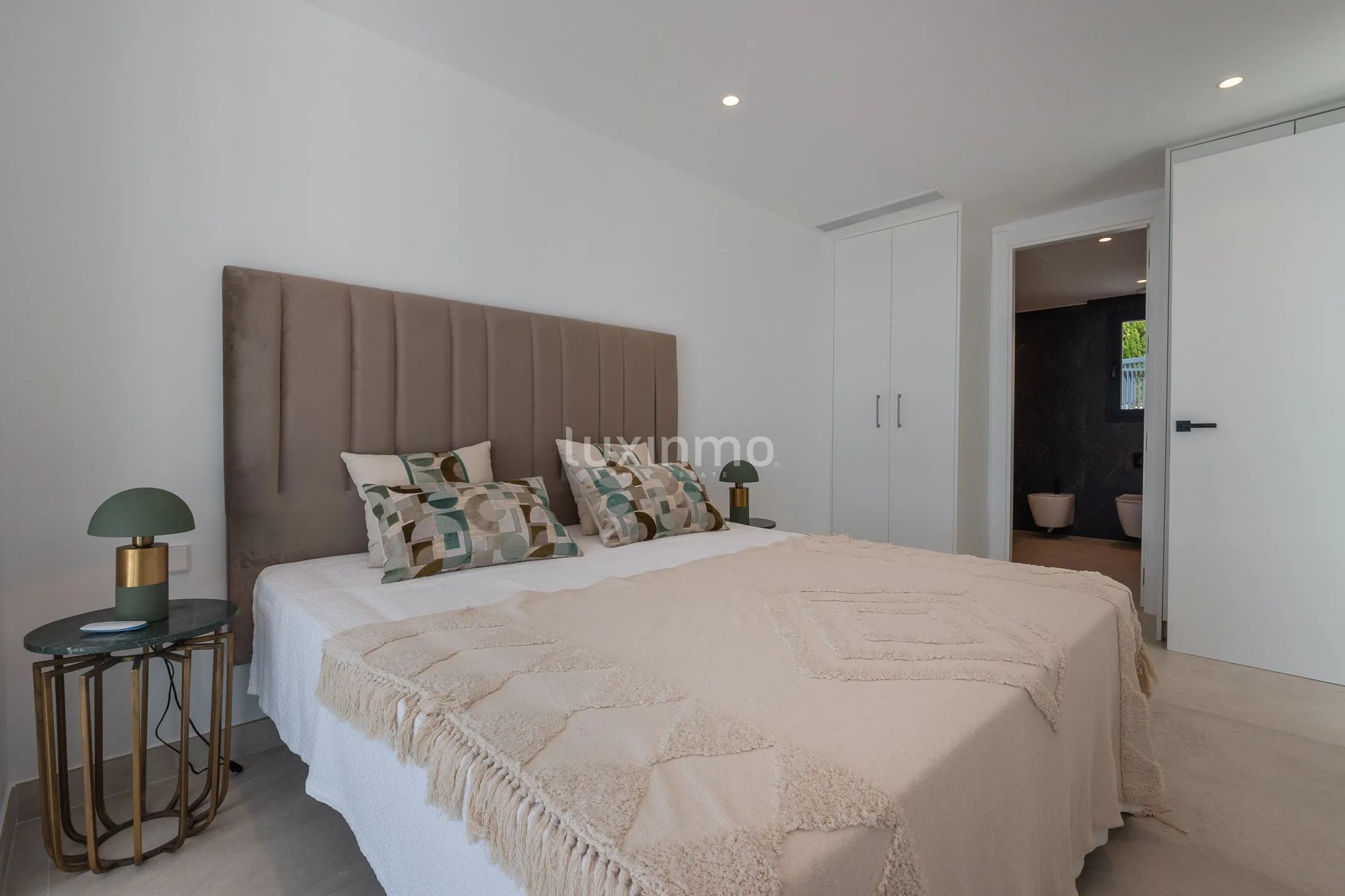 Neu gebaute Villa zum Verkauf in Altea Hills — photo 9